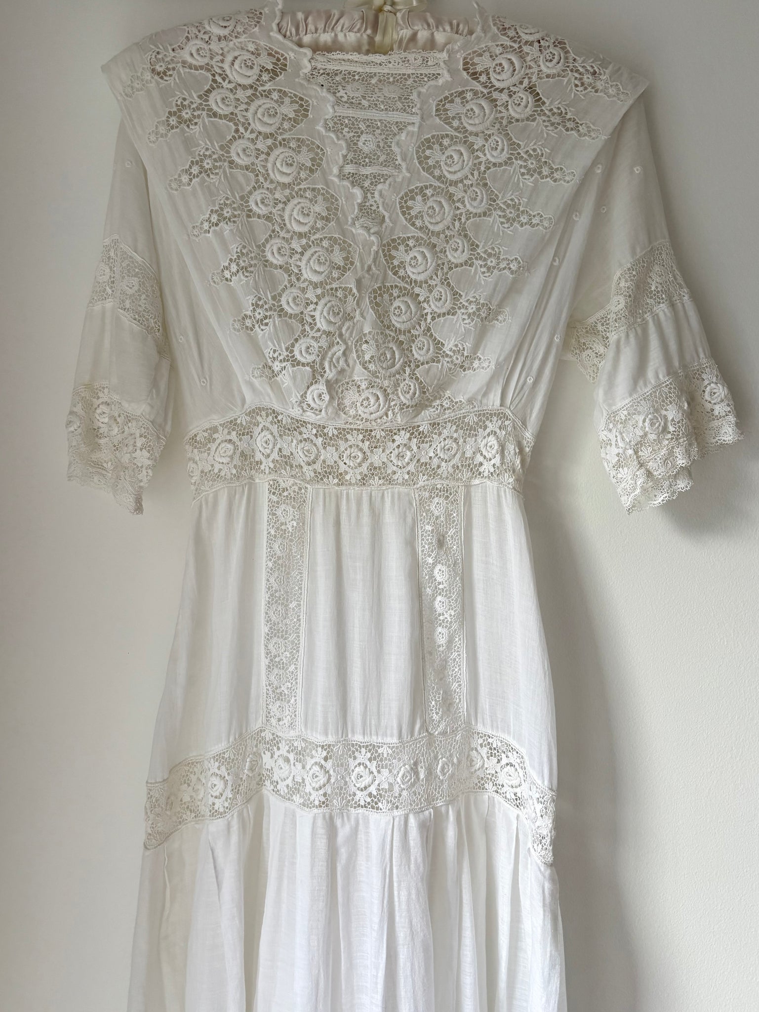 1900s Edwardian Rose Floral Embroidered White Cotton Dress Gown Wedding