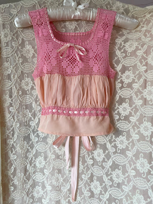 1940s Crochet Pink Flower Rayon Top Ribbon Tie