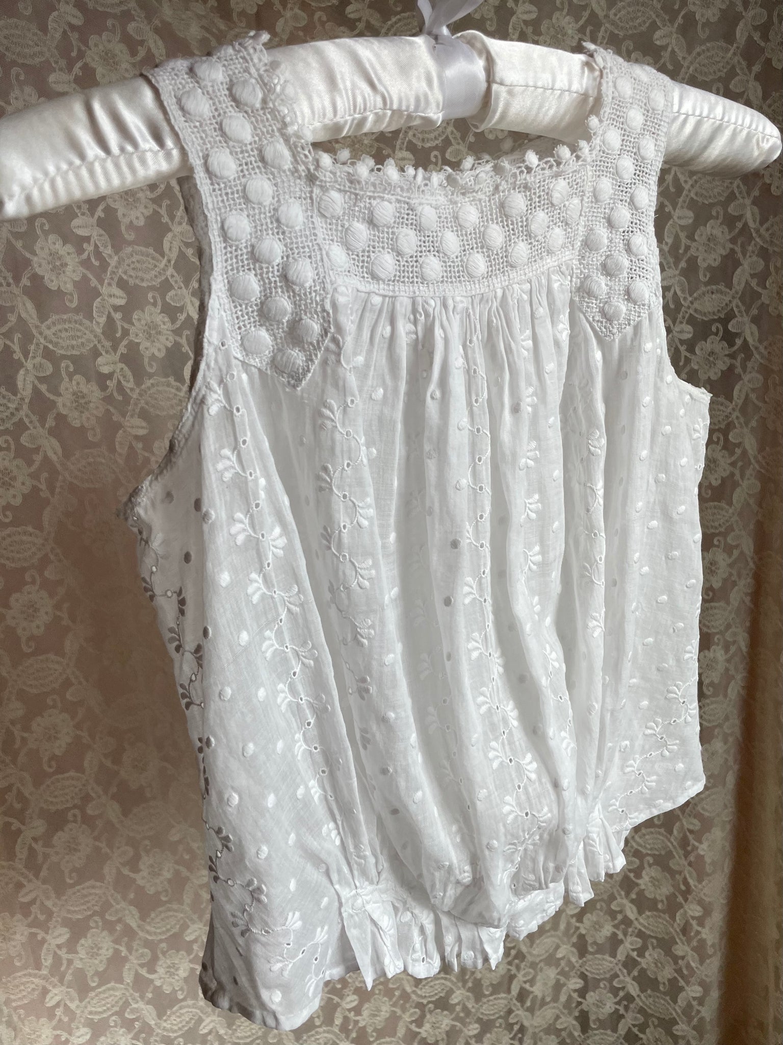 1900s White Cotton Floral Dotted Embroidered Top