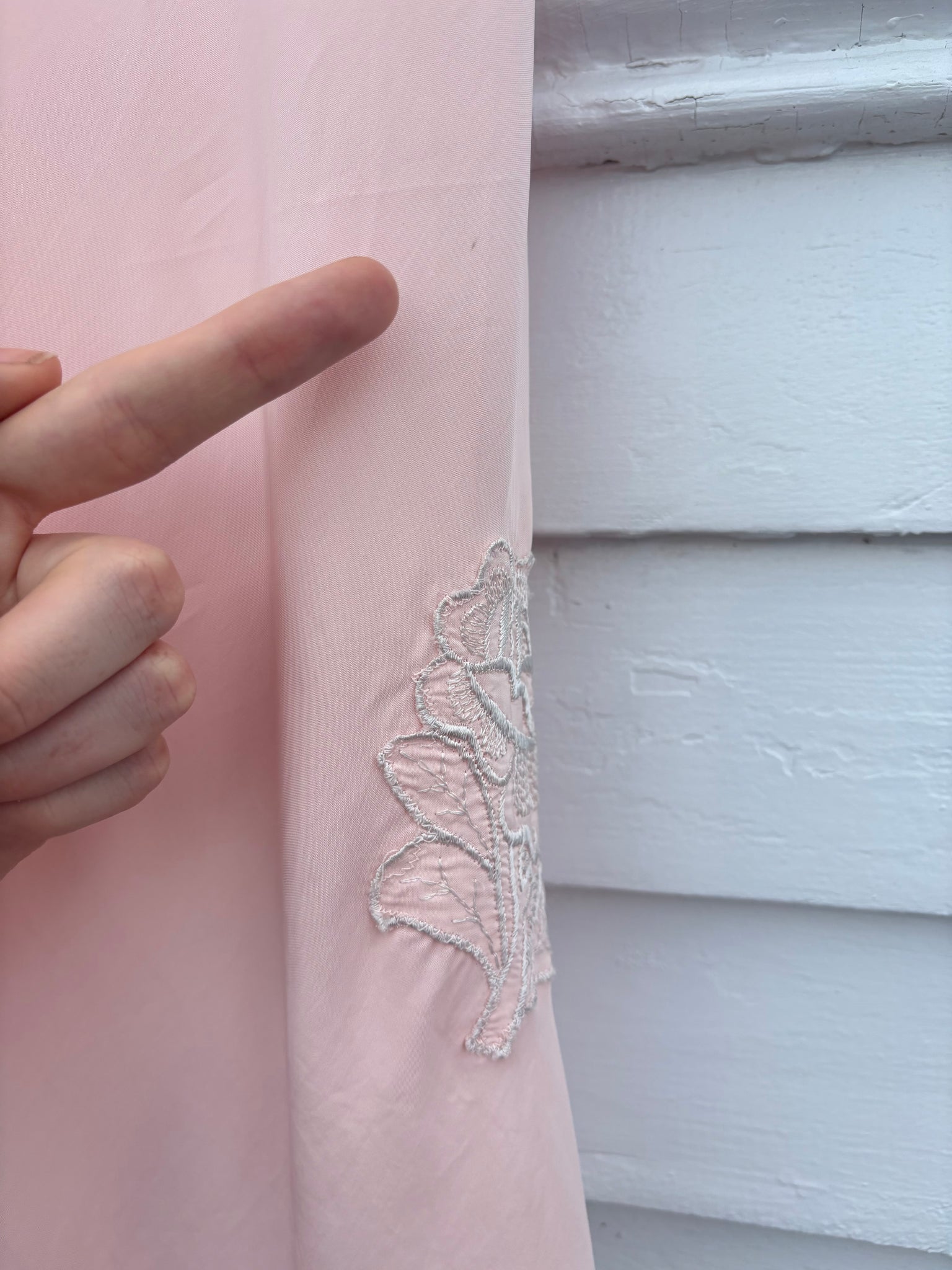1940s Pale Pink Rose Appliqué Bias Cut Rayon Slip Midi Dress Cream Lace