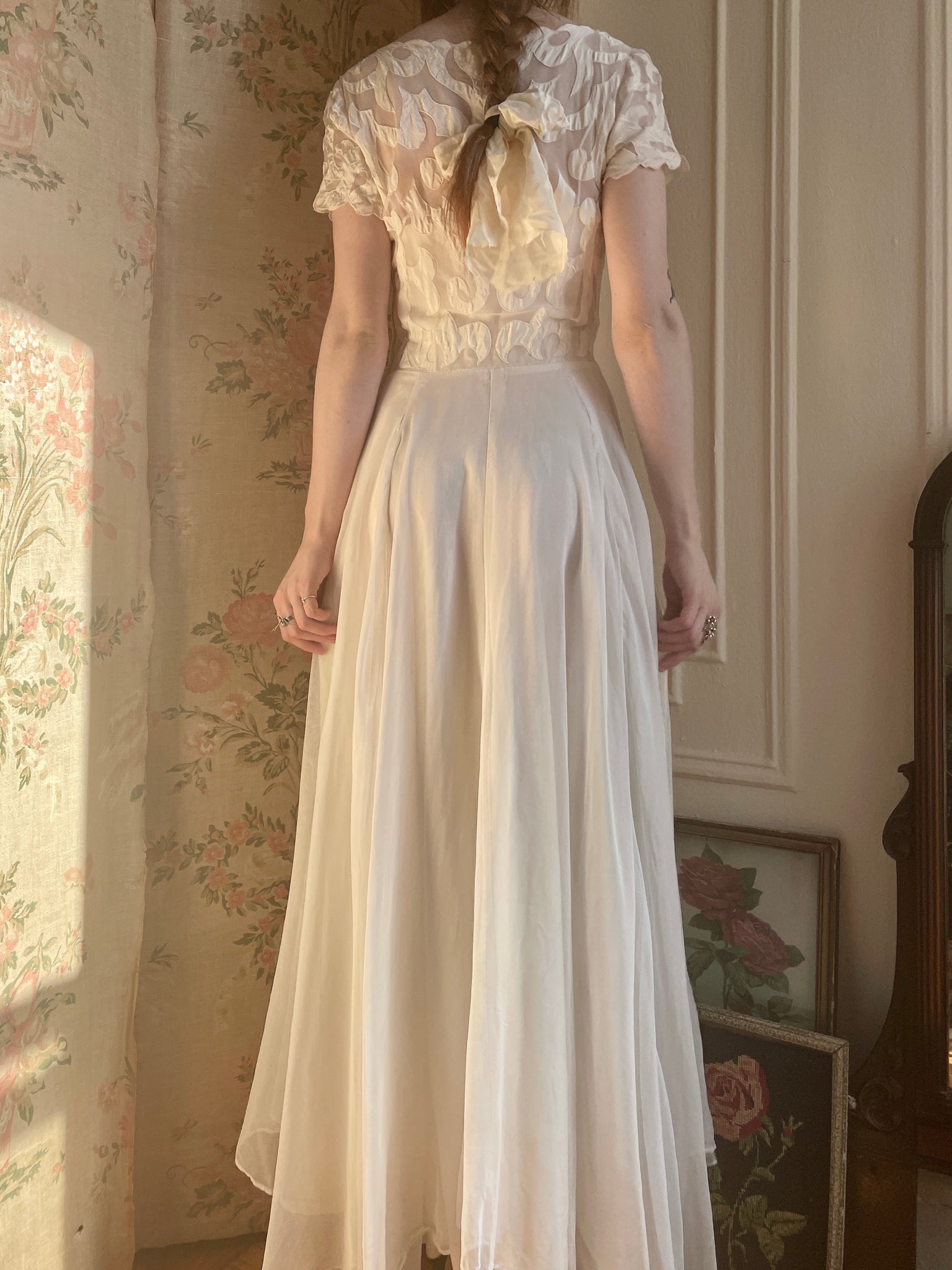 1940s White Heart Applique Dress