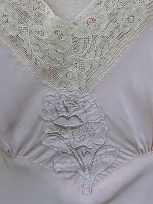 1940s Pale Pink Rose Appliqué Bias Cut Rayon Slip Midi Dress Cream Lace