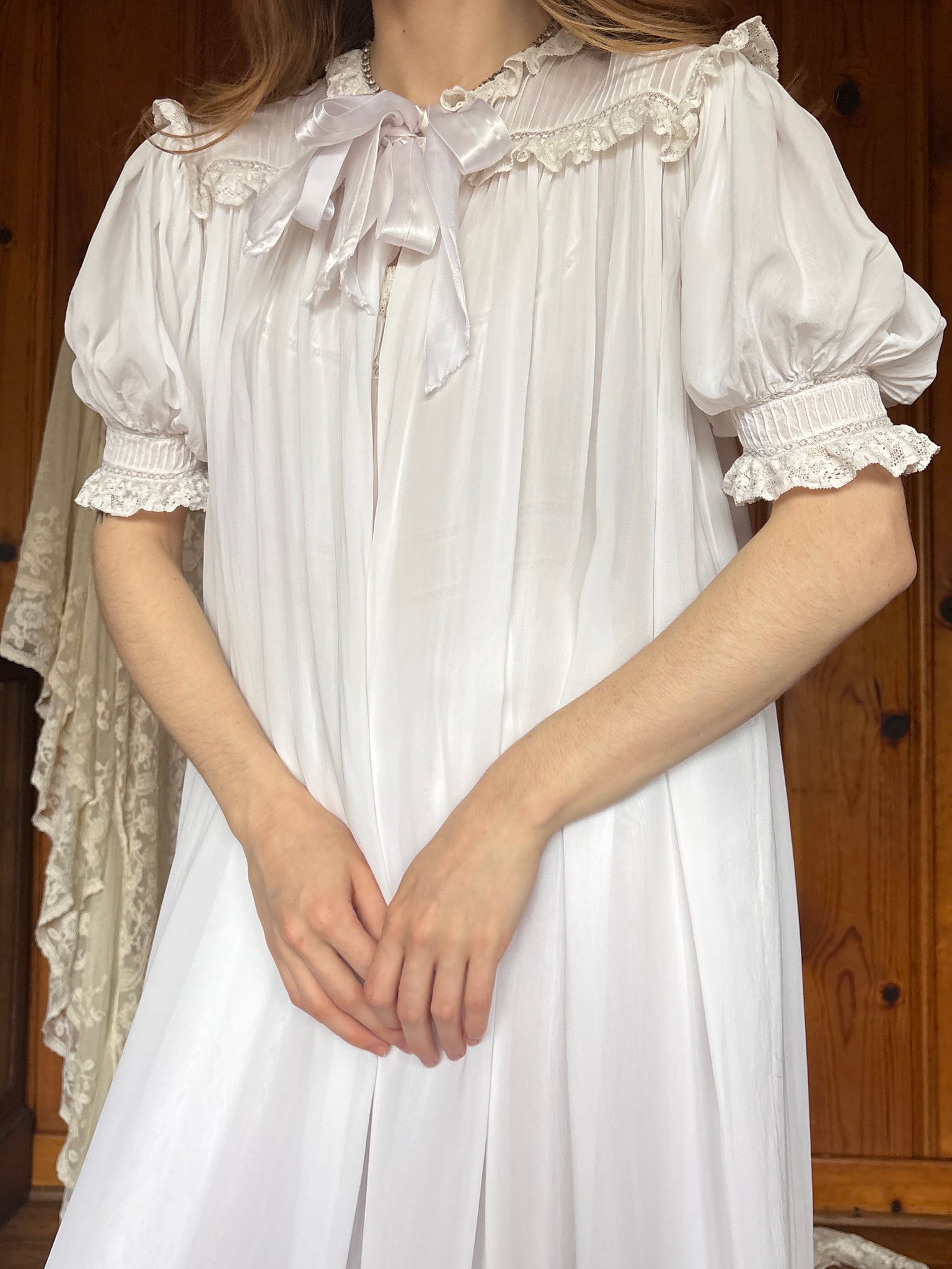 1940s White Puff Sleeve Lace Robe Peignoir Bow Iris – Breath Of the Earth