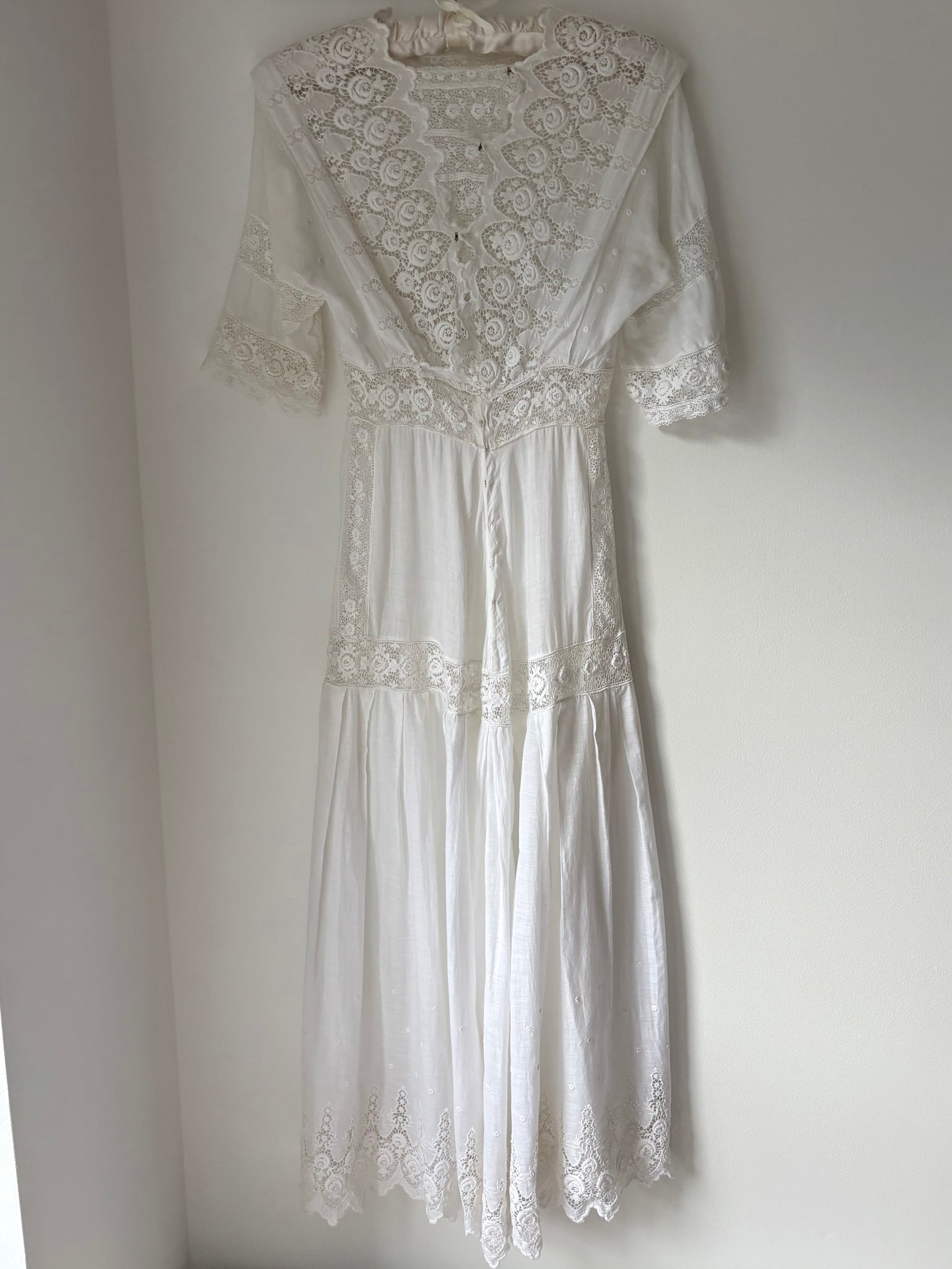 1900s Edwardian Rose Floral Embroidered White Cotton Dress Gown Wedding
