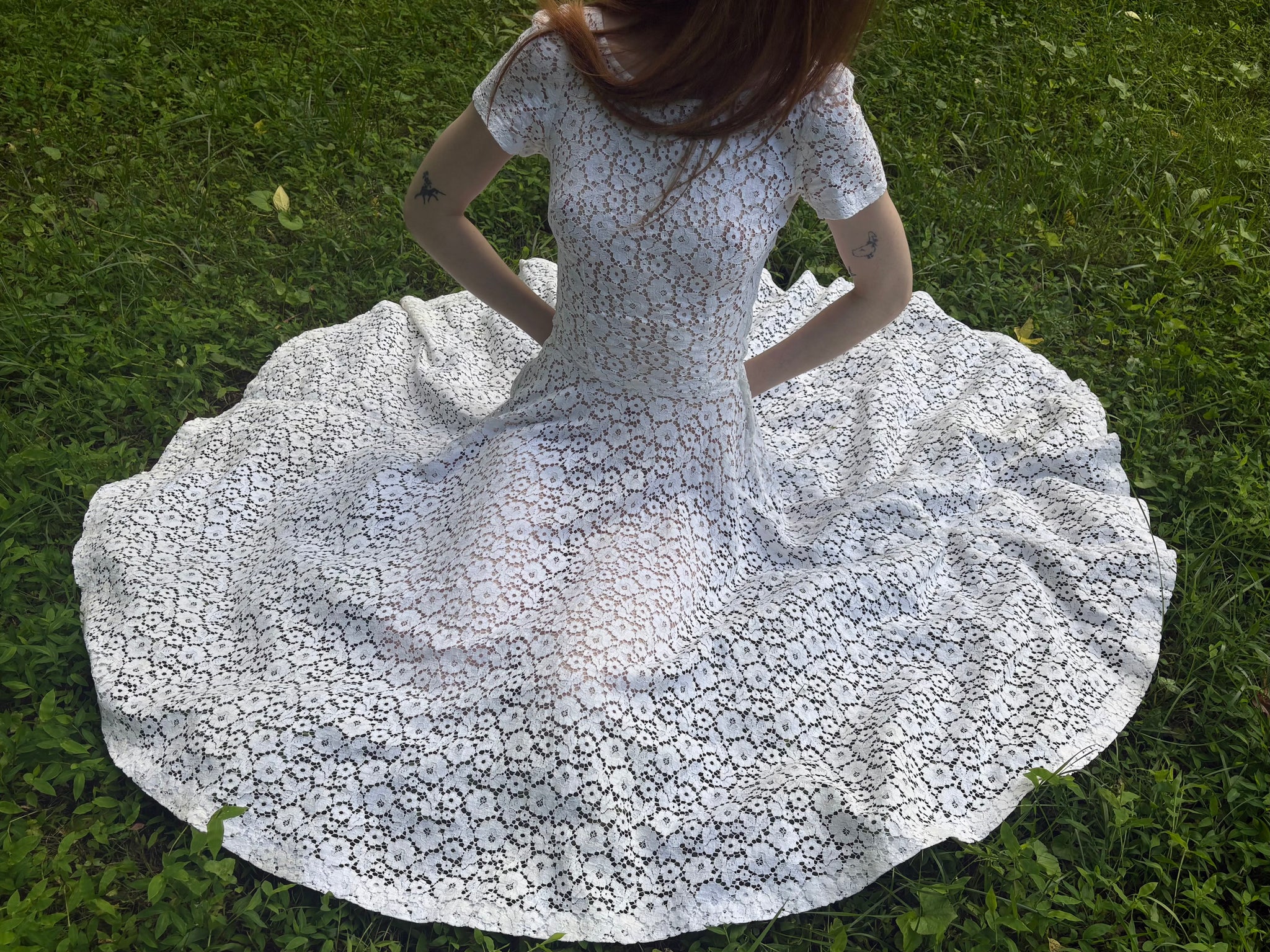 1950s White Cotton Floral Lace Fitted Short Sleeve Dress Bridal Wedding