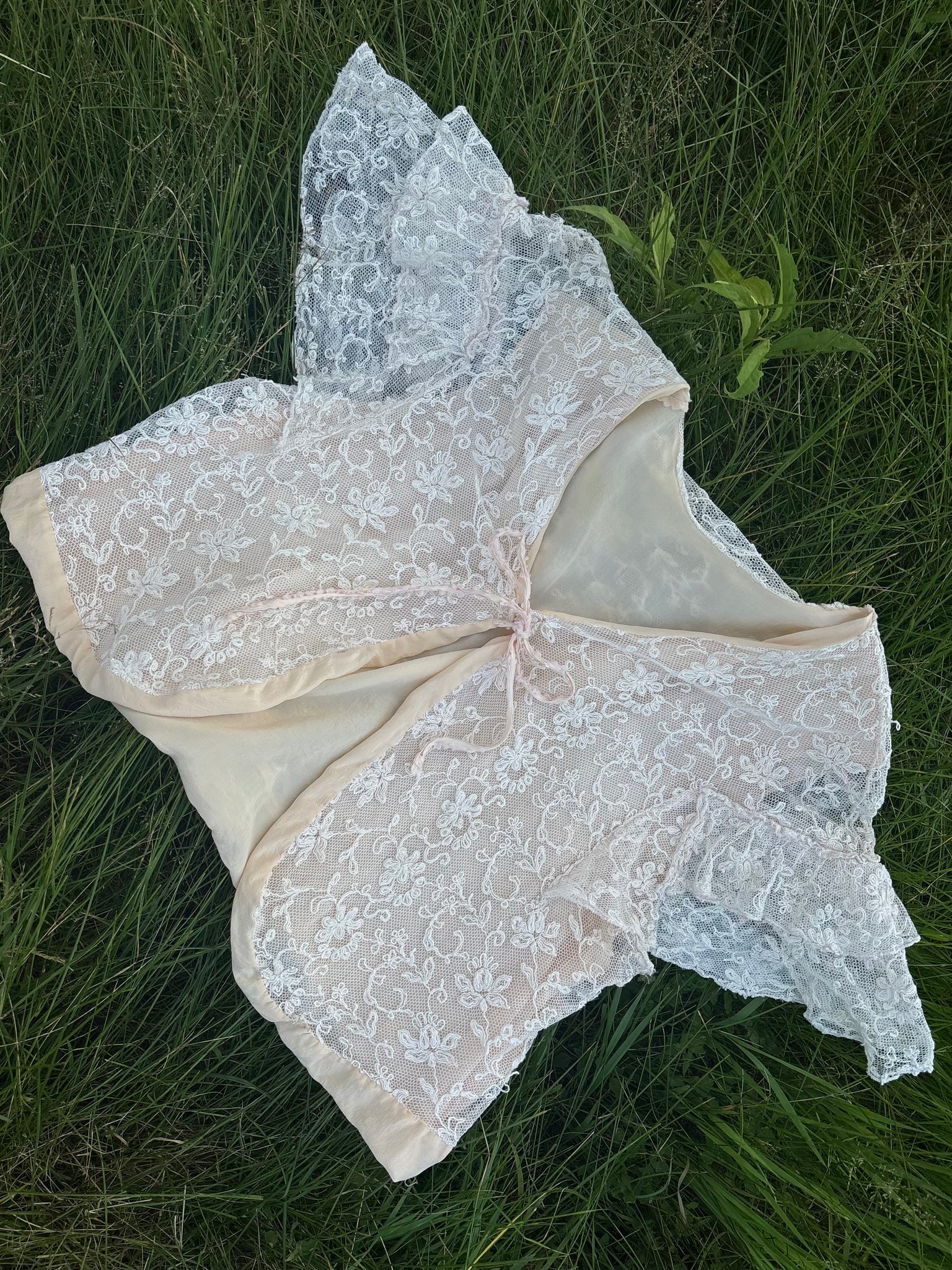1930s Tambour Lace Bolero Leaf Embroidery Cream Peach Trim Ruffle Sleeve Tie Front Bed Jacket