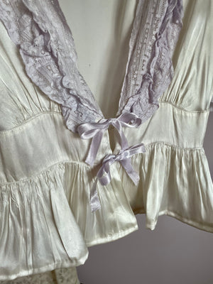 1940s White Rayon Satin Top Ribbon Tie Purple Lace