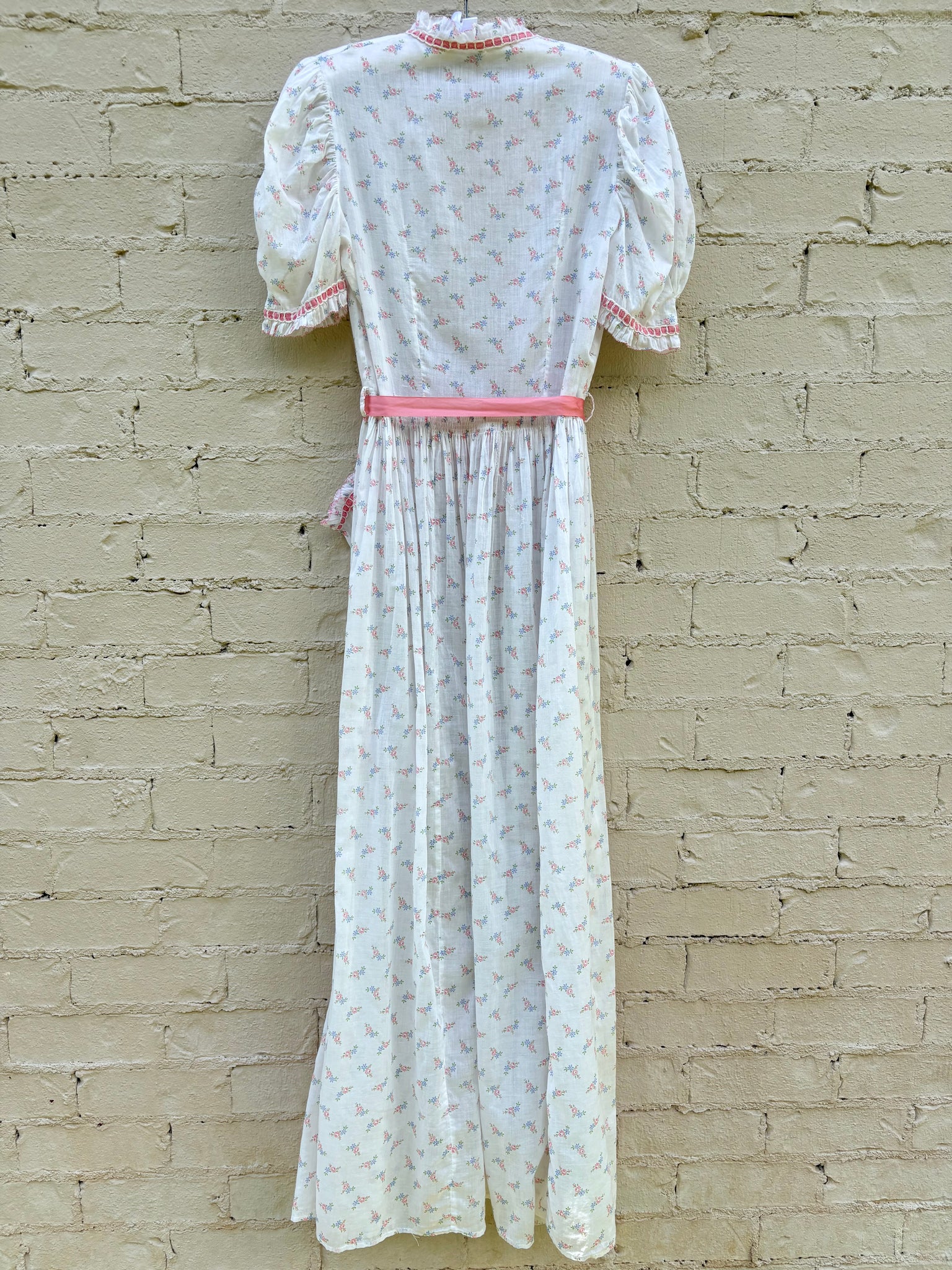 1930s White Cotton Floral Bias Cut Slip Dress Peignoir Set Puff Sleeves Pink Ribbon Rose Floral