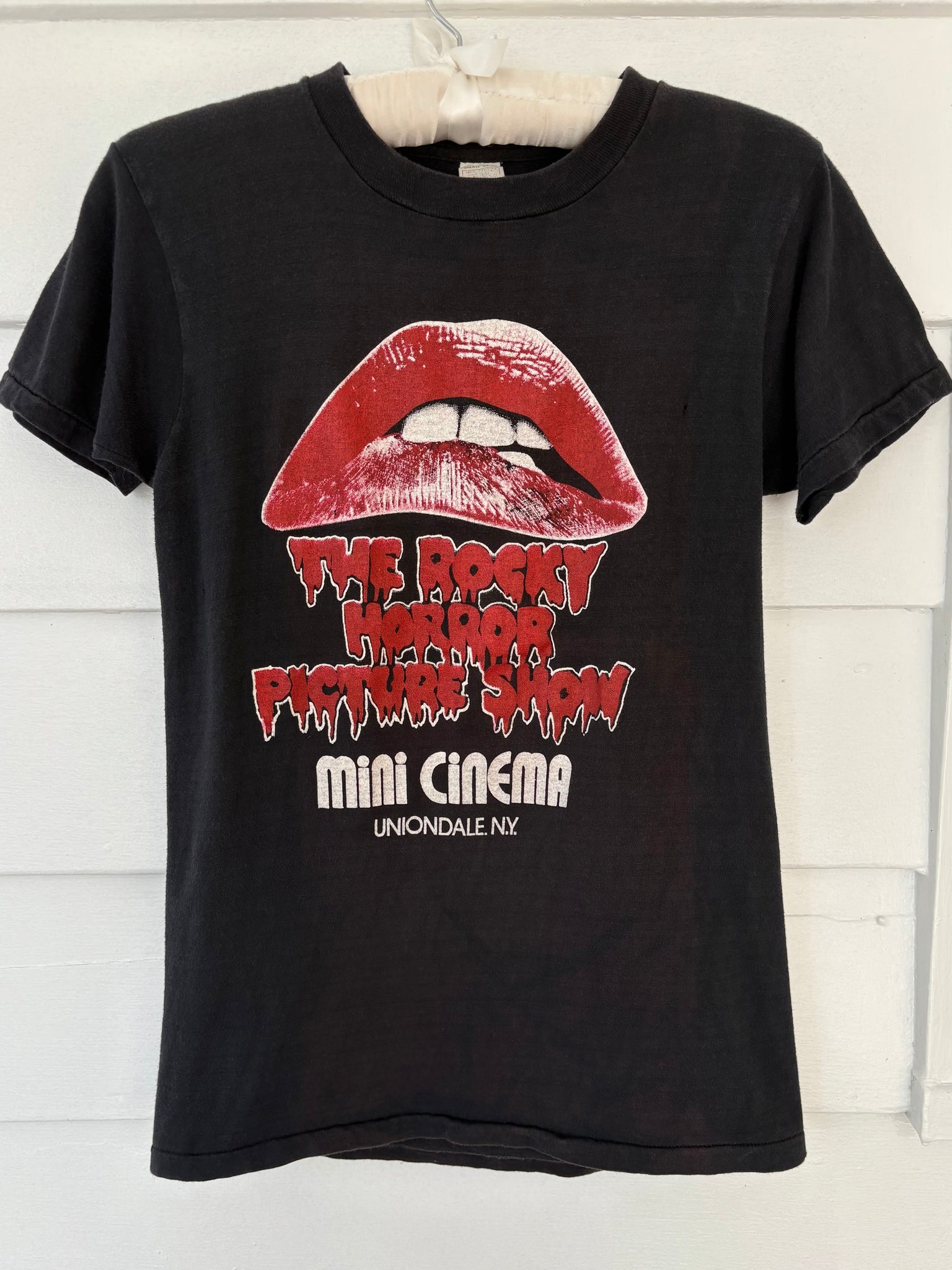 1980s Rocky Horror Red Lips Black Tee T Shirt Short Sleeve