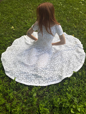 1950s White Cotton Floral Lace Fitted Short Sleeve Dress Bridal Wedding