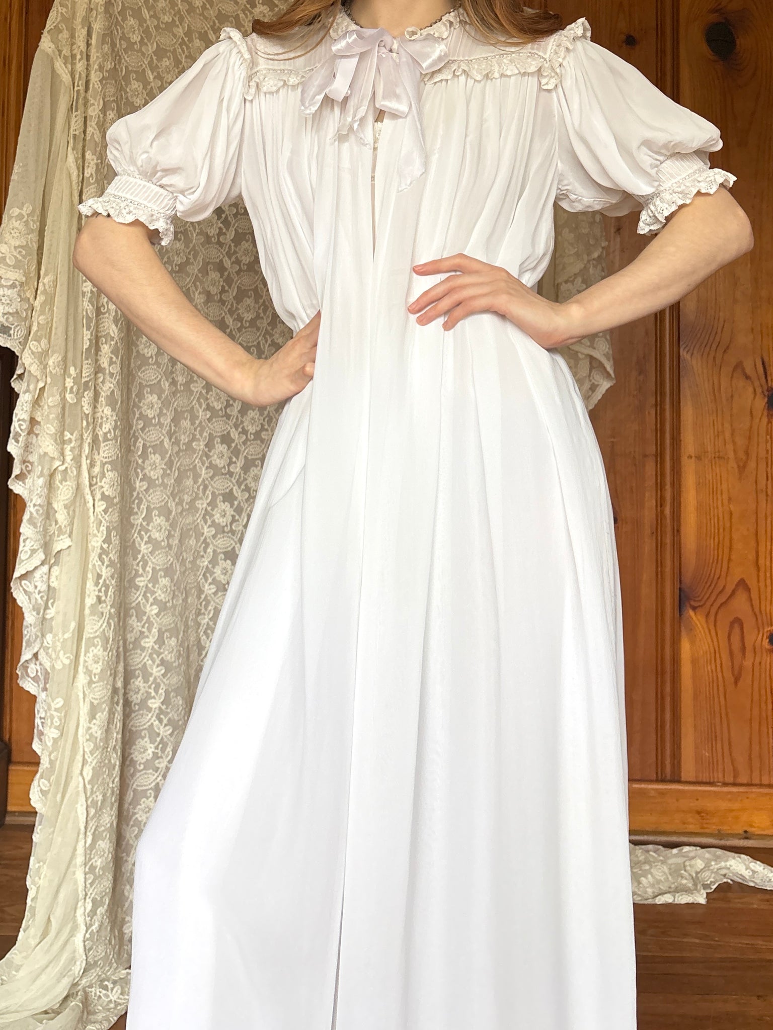 1940s White Puff Sleeve Lace Robe Peignoir Bow Iris – Breath Of the Earth
