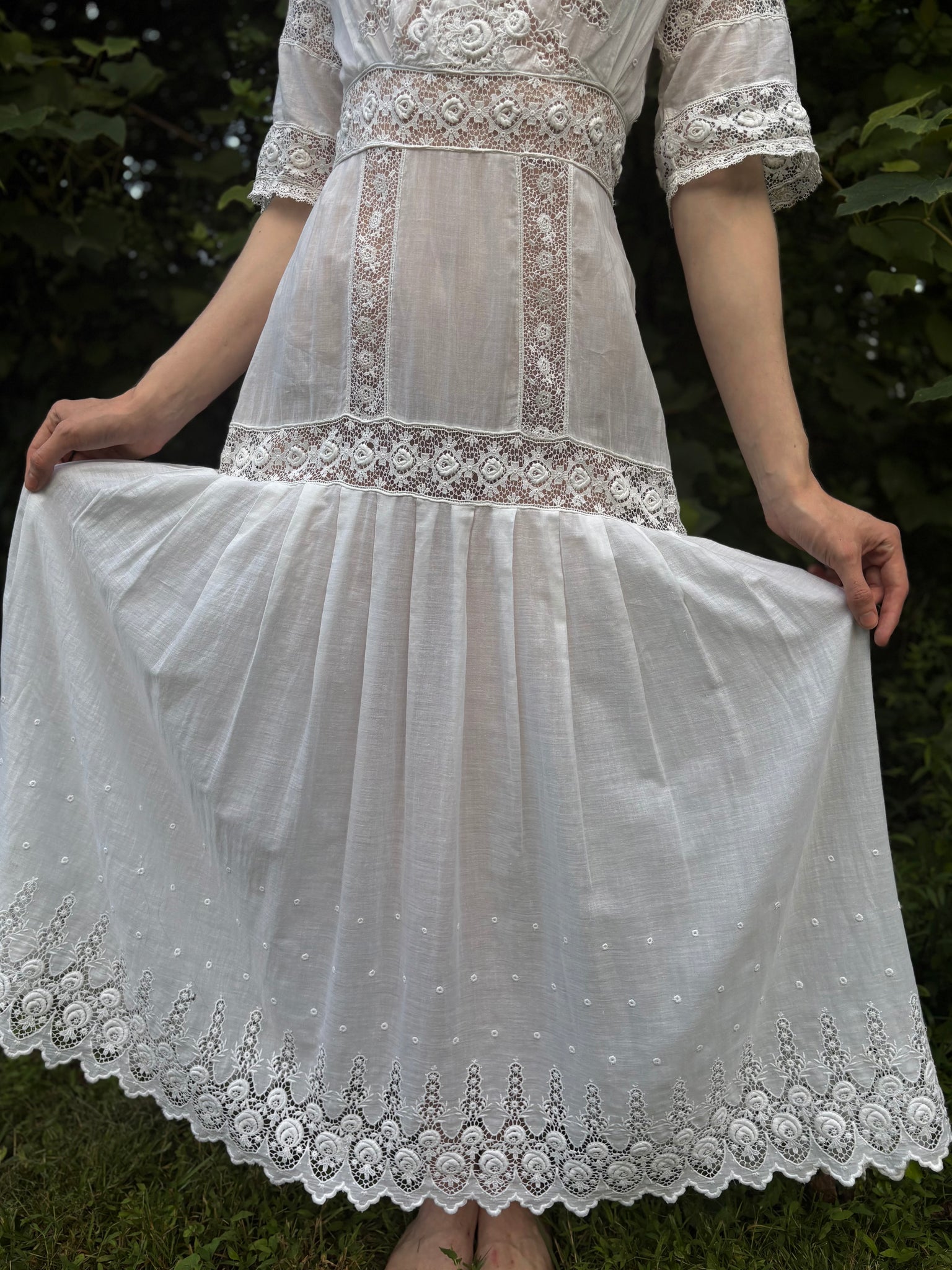 1900s Edwardian Rose Floral Embroidered White Cotton Dress Gown Wedding
