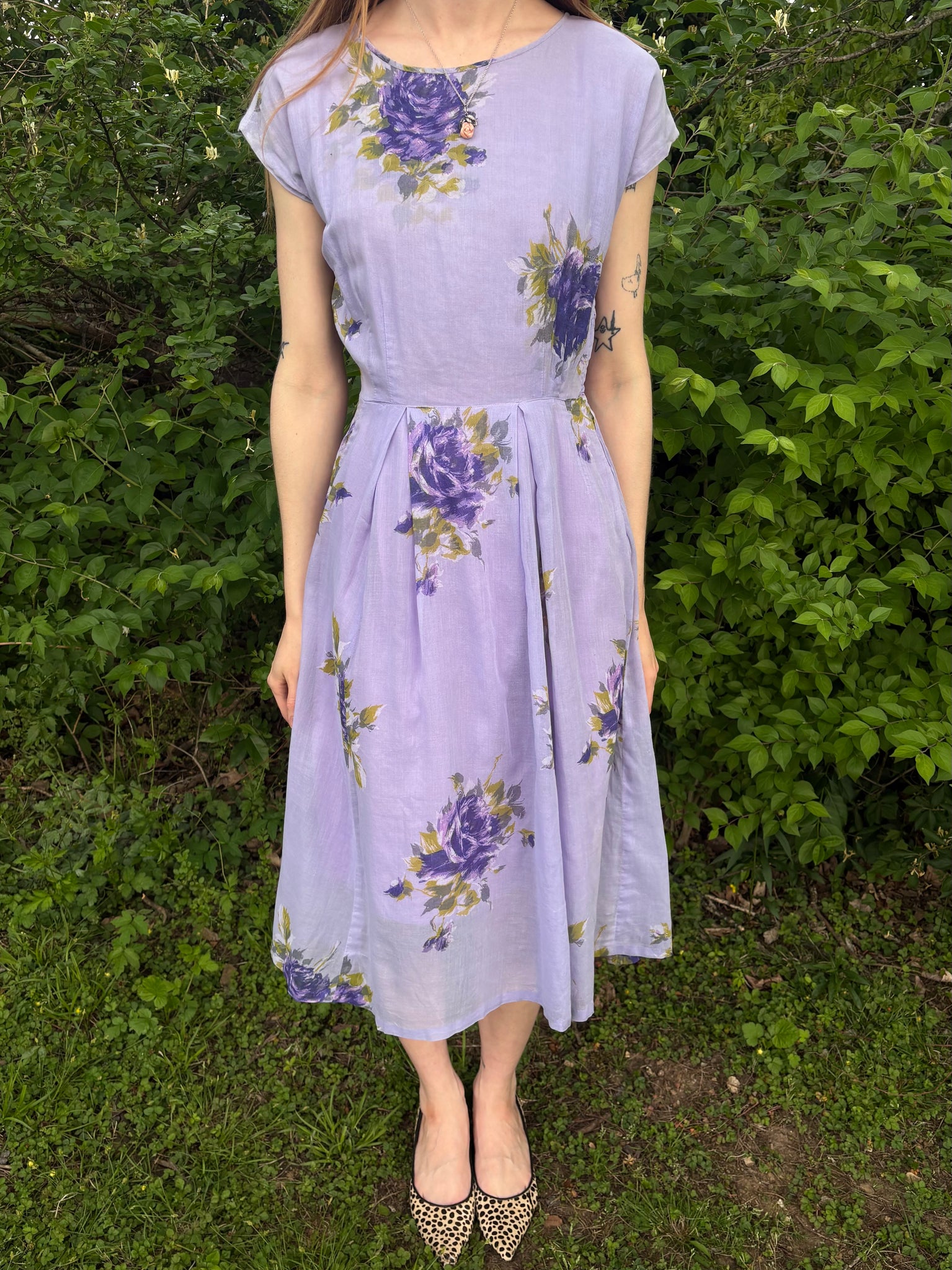 50s purple dress Hearts and Roses 50's Retro Vintage Dress "Tasha Floral Swing Dress" in  White & Purple  Vintage Vogue