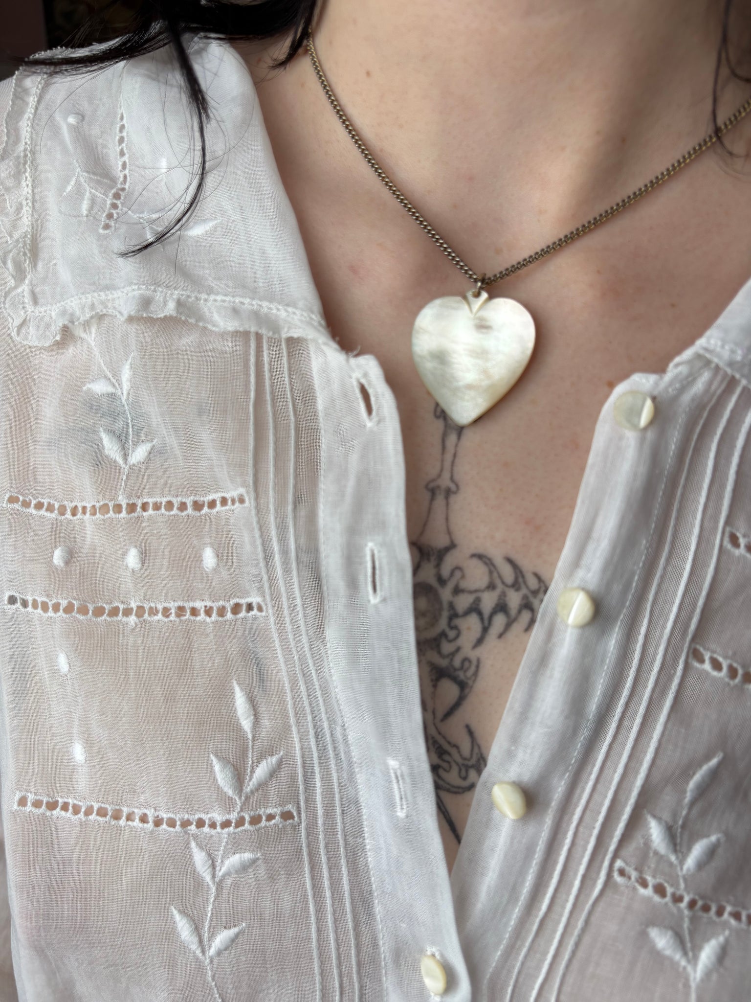 1910s White Cotton Floral Embroidered Collared Long Sleeve Blouse