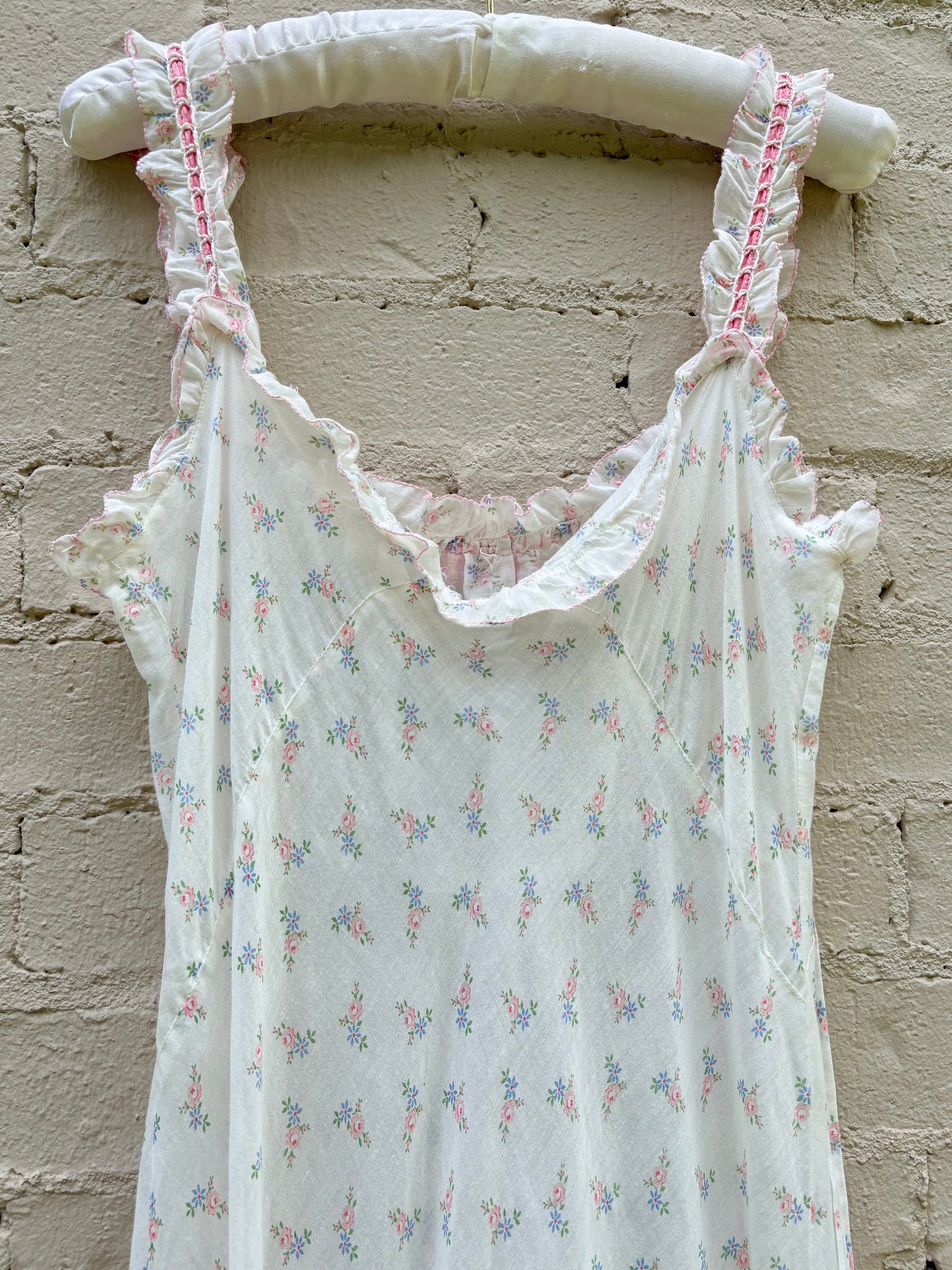 1930s White Cotton Floral Bias Cut Slip Dress Peignoir Set Puff Sleeves Pink Ribbon Rose Floral