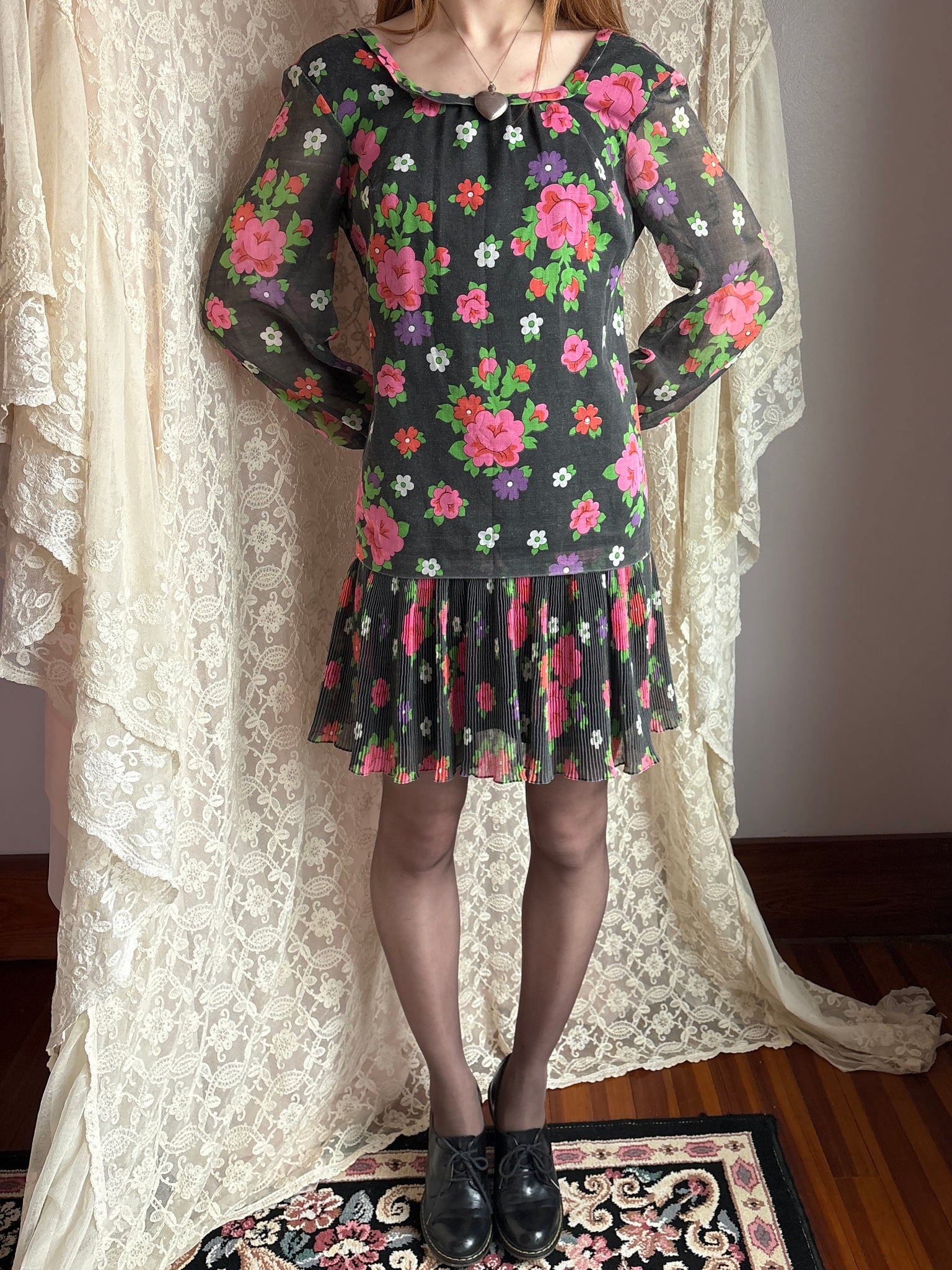1970s Black Floral Cotton Gauze Long Sleeve Mini Dress – Breath Of the Earth
