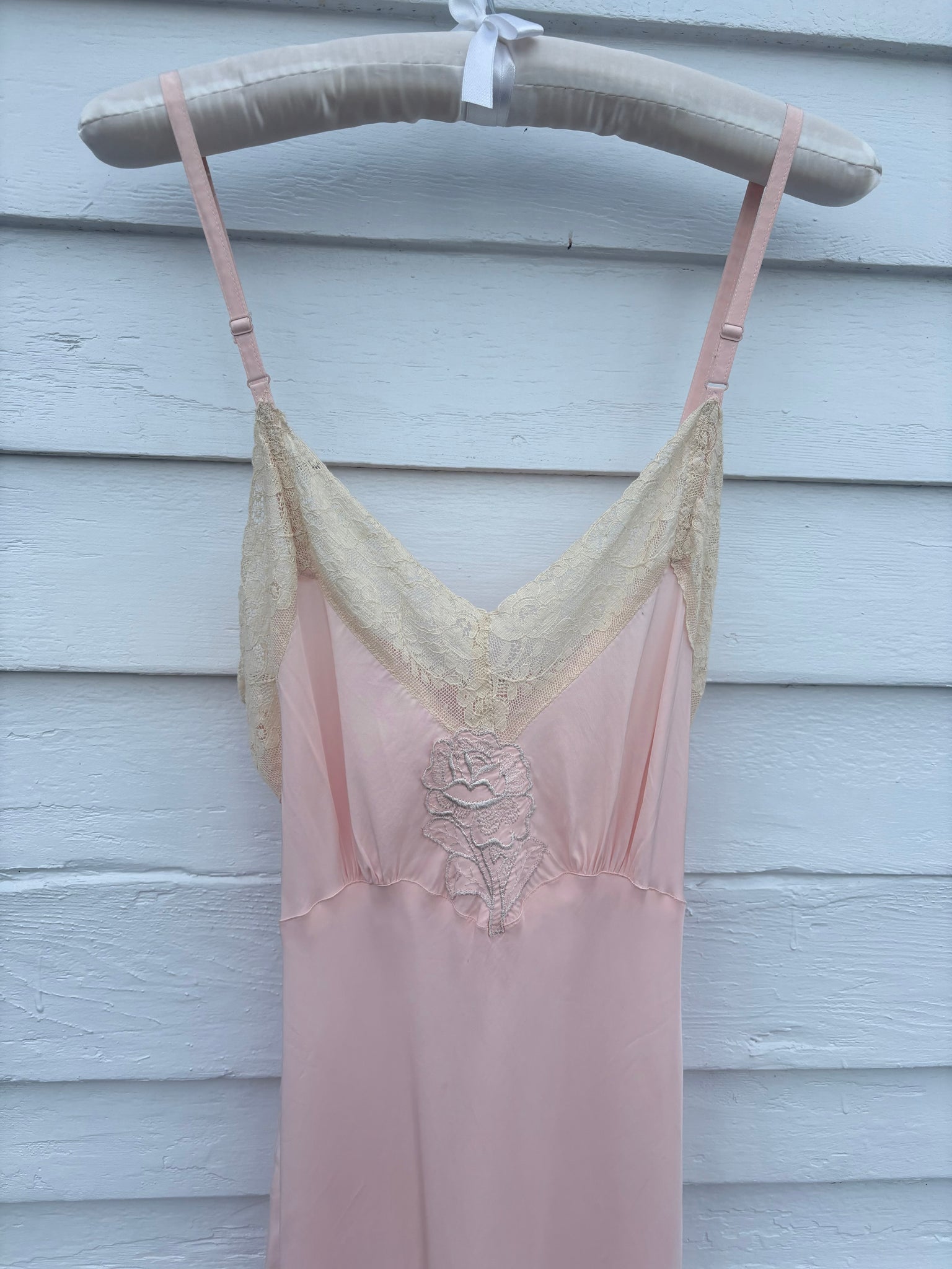 1940s Pale Pink Rose Appliqué Bias Cut Rayon Slip Midi Dress Cream Lace