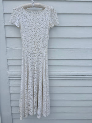 1950s White Cotton Floral Lace Fitted Short Sleeve Dress Bridal Wedding