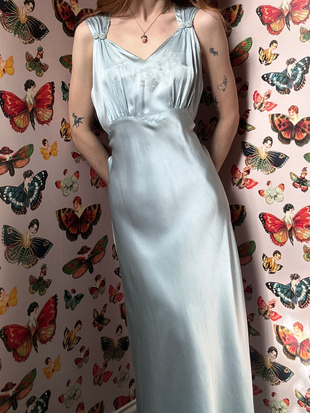 blue and gold dress murder Vintage 1940s Lavender Rayon Crepe Dress