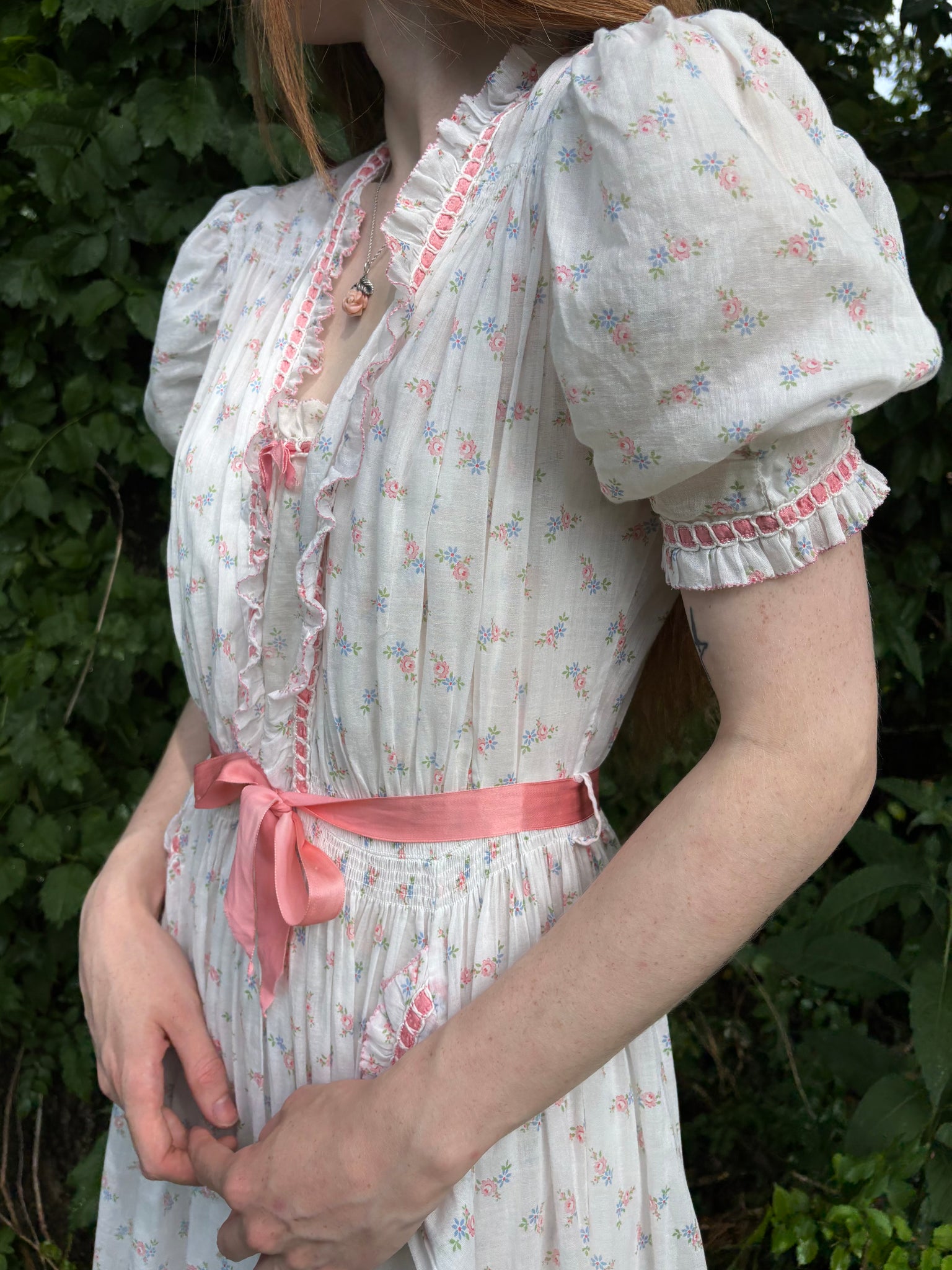 1930s White Cotton Floral Bias Cut Slip Dress Peignoir Set Puff Sleeves Pink Ribbon Rose Floral