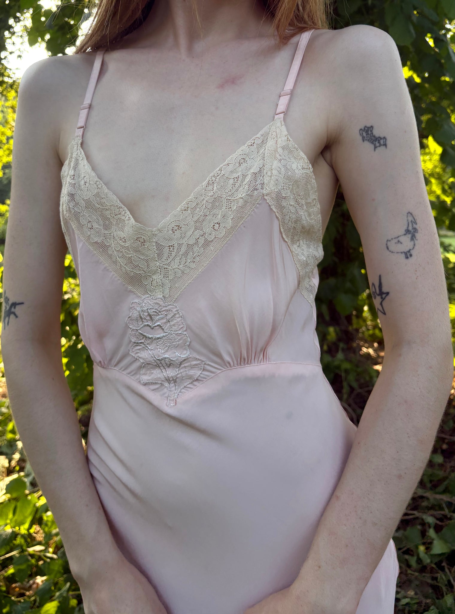 1940s Pale Pink Rose Appliqué Bias Cut Rayon Slip Midi Dress Cream Lace