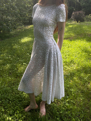 1950s White Cotton Floral Lace Fitted Short Sleeve Dress Bridal Wedding