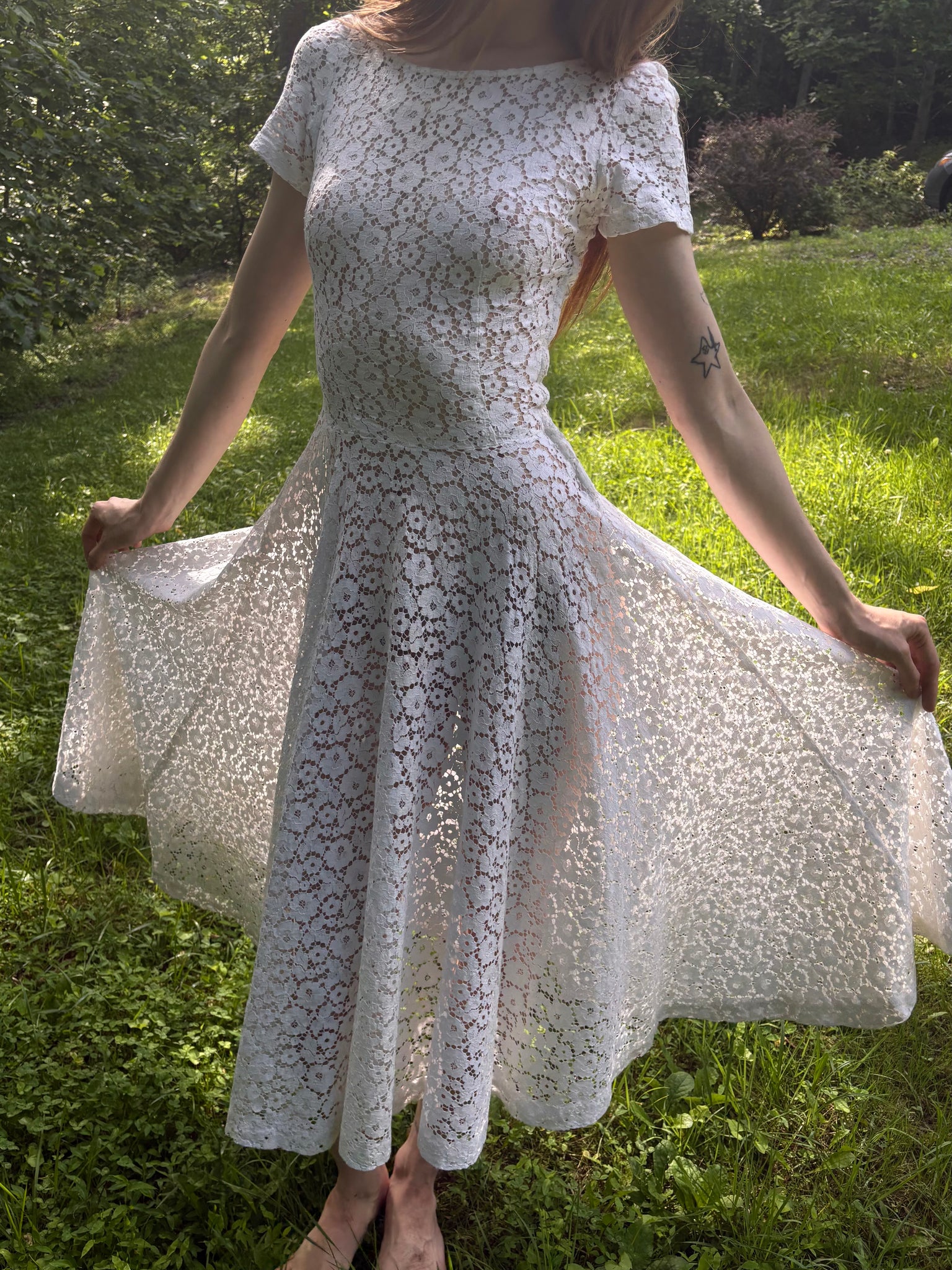 1950s White Cotton Floral Lace Fitted Short Sleeve Dress Bridal Wedding