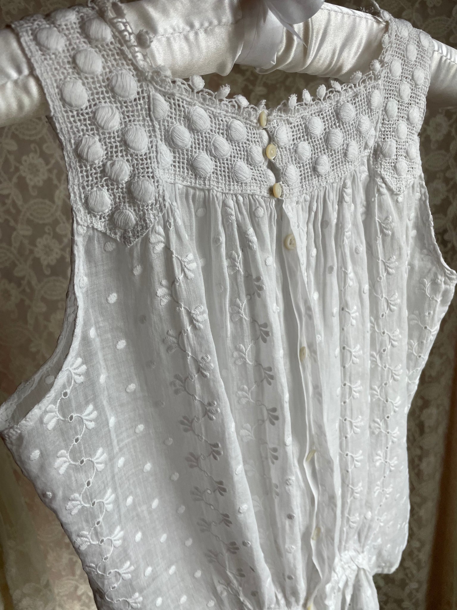 1900s White Cotton Floral Dotted Embroidered Top