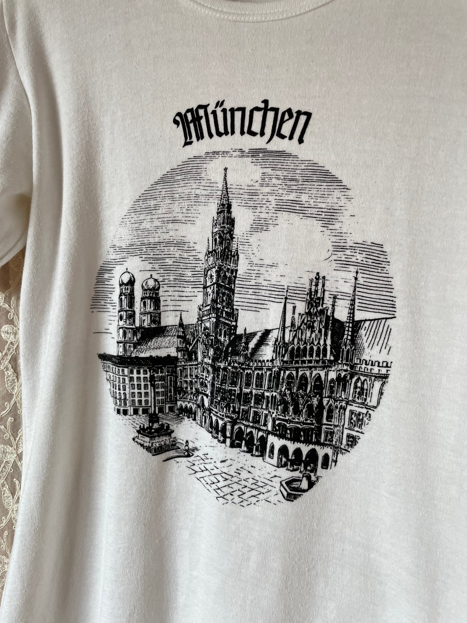 1970s Müchen Munich Cityscape Print White French Cut Tee T Shirt