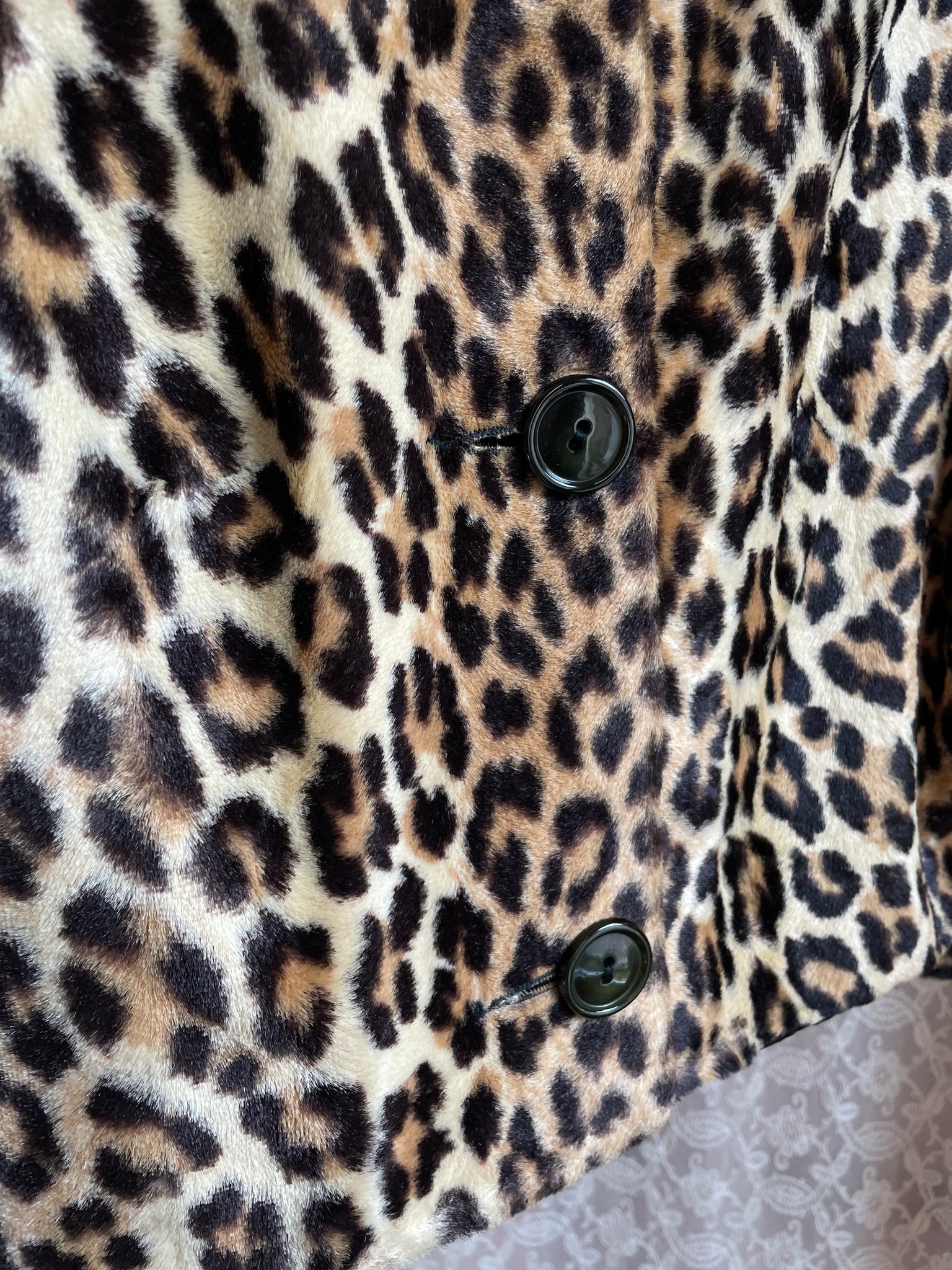 1960s Leopard Brown Faux Fur Cropped Jacket Collar