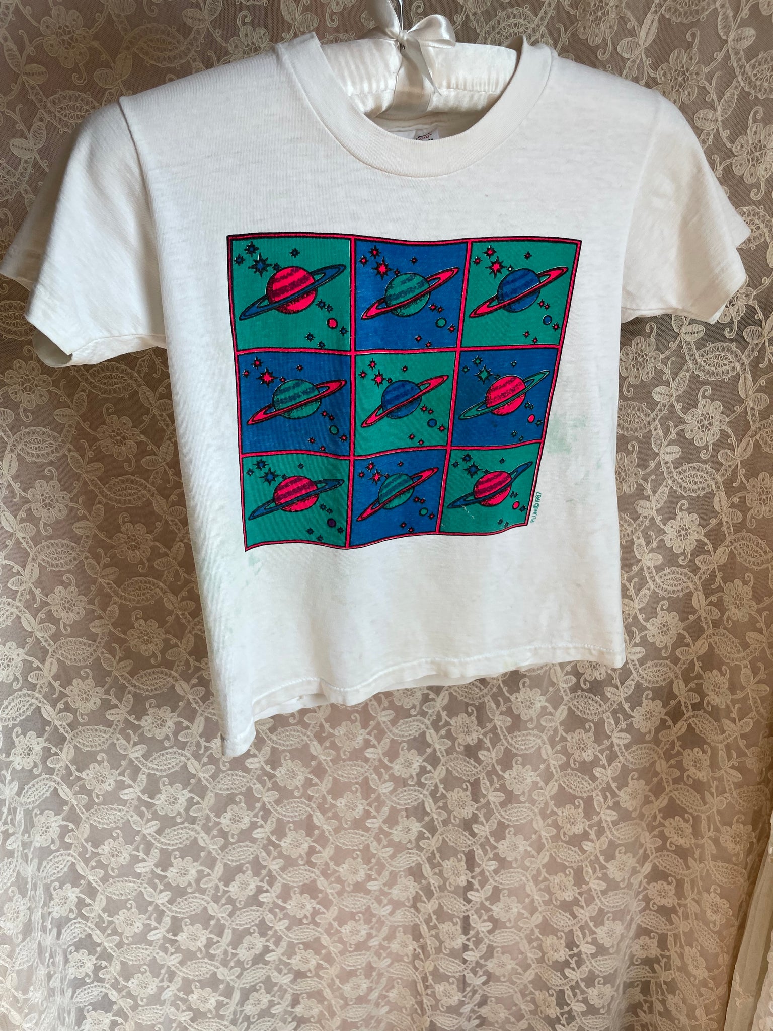 1980s White Planets Space Saturn Print Baby Tee T Shirt