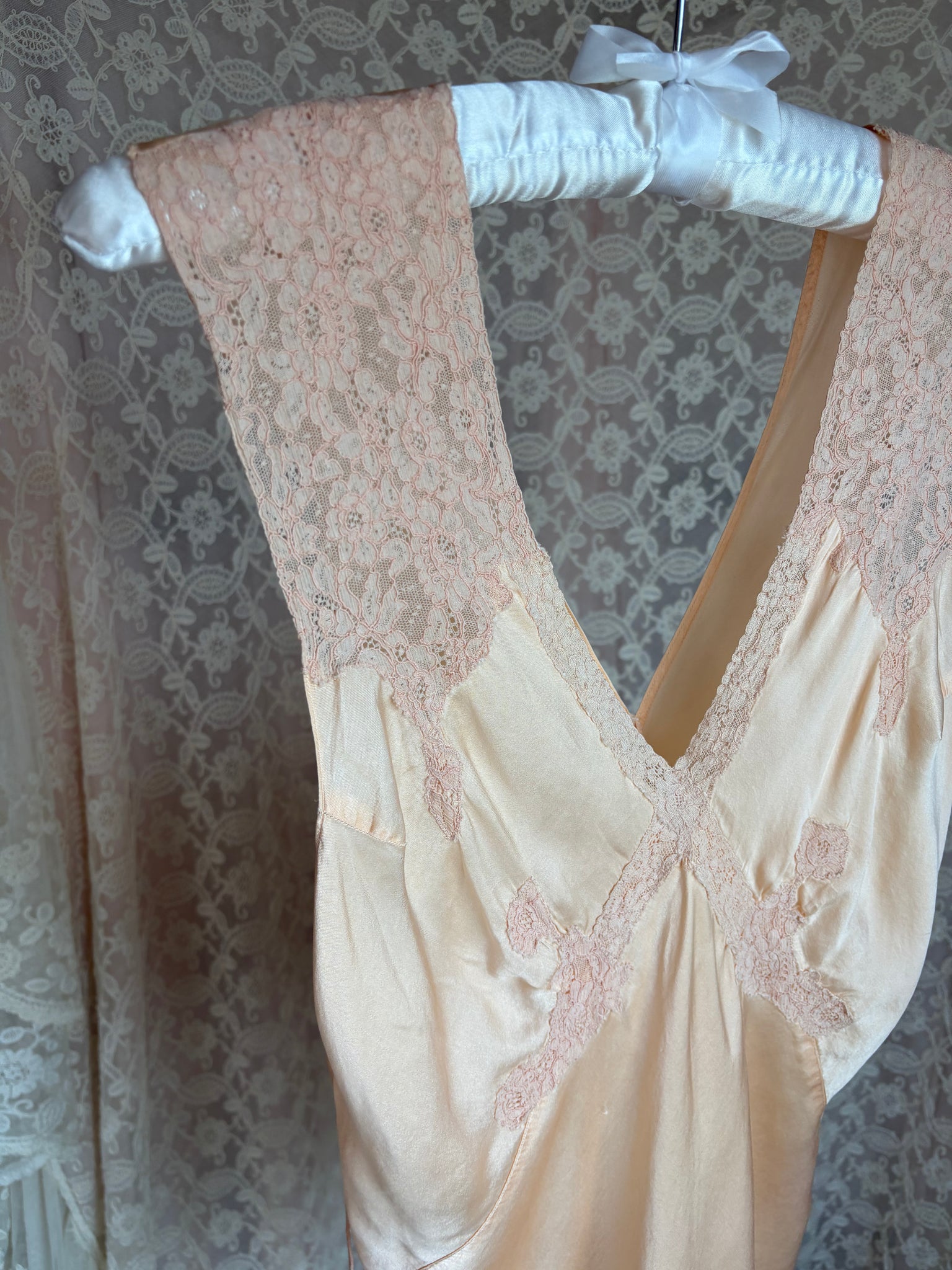 1940s Peach Silk Satin Lace Embroidered Blouse Tank