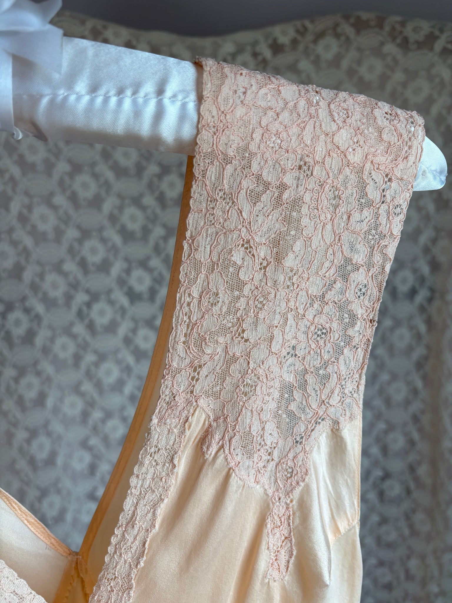 1940s Peach Silk Satin Lace Embroidered Blouse Tank