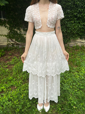 1910s White Cotton Embroidered Floral Lace Tiered Skirt