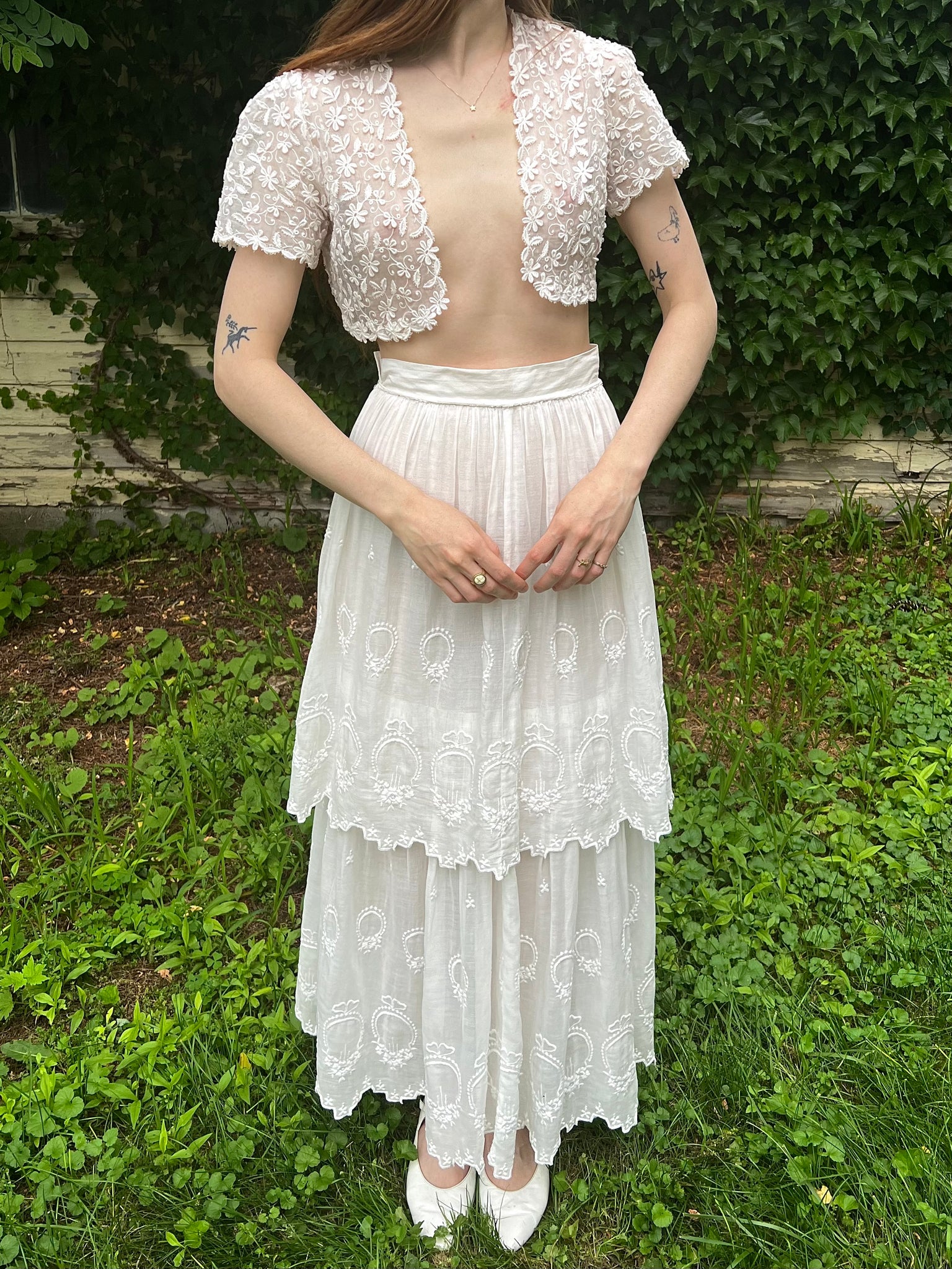 1910s White Cotton Embroidered Floral Lace Tiered Skirt