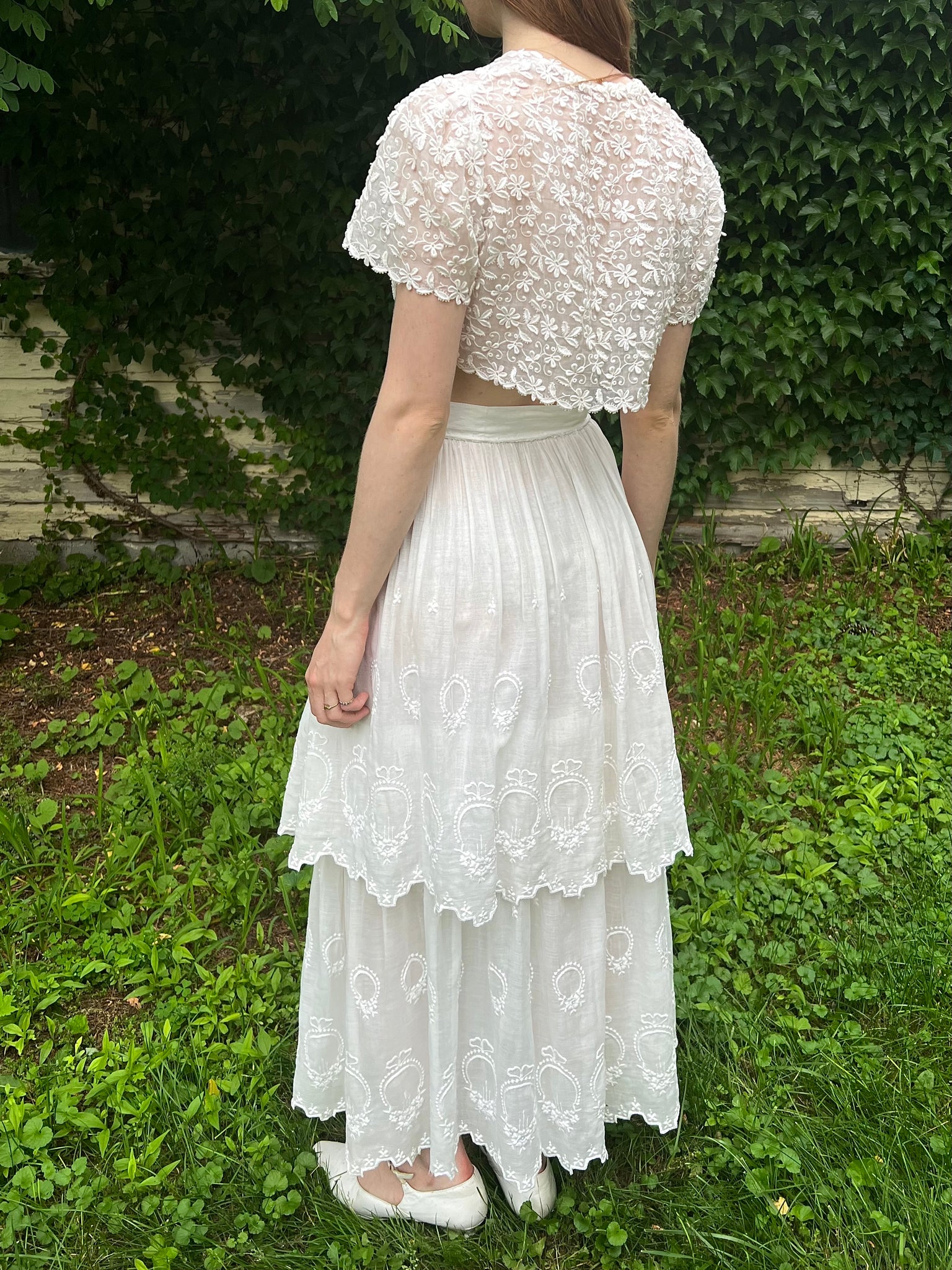 1910s White Cotton Embroidered Floral Lace Tiered Skirt