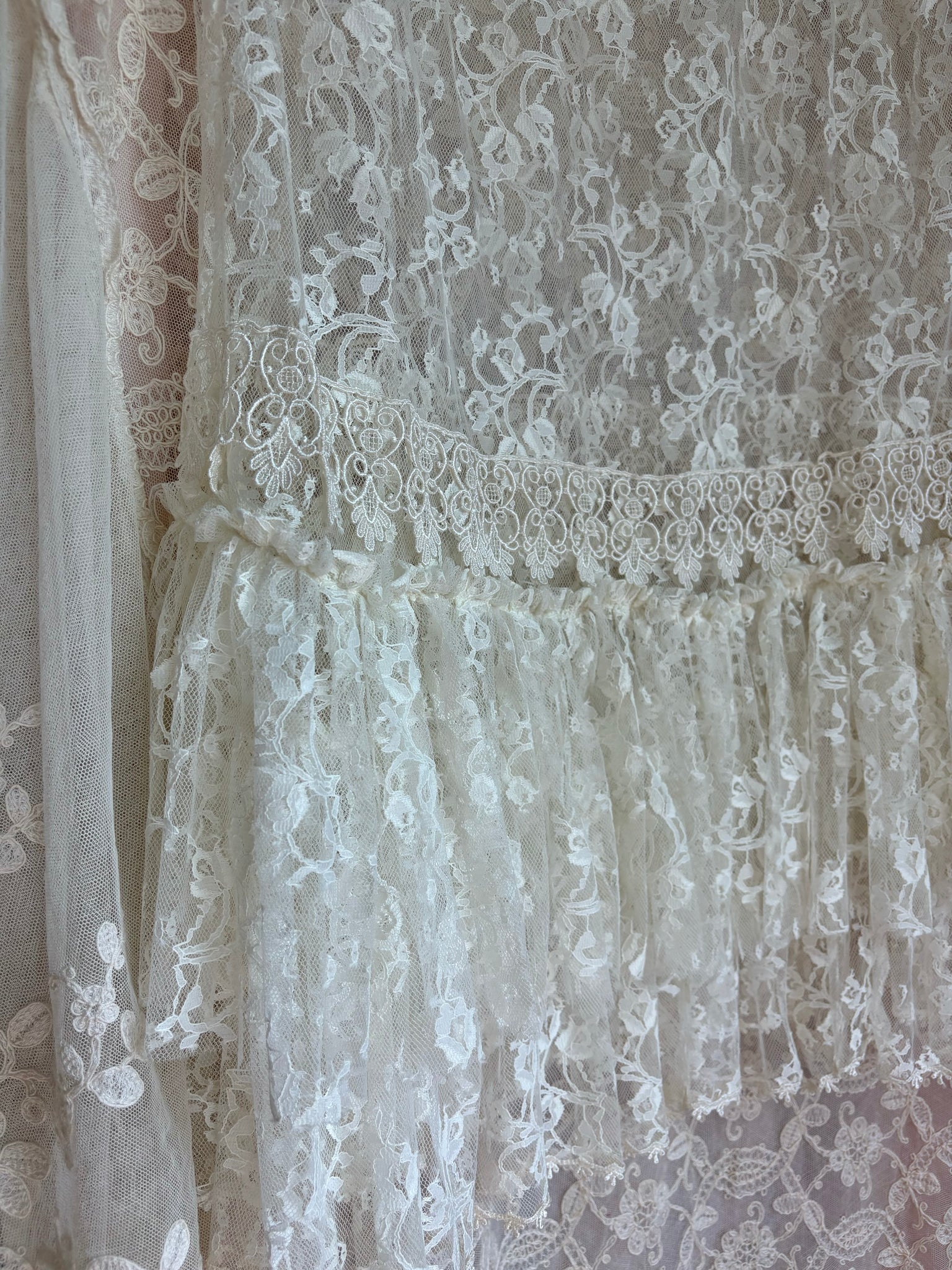 1980s White Floral Lace Tiered Skirt