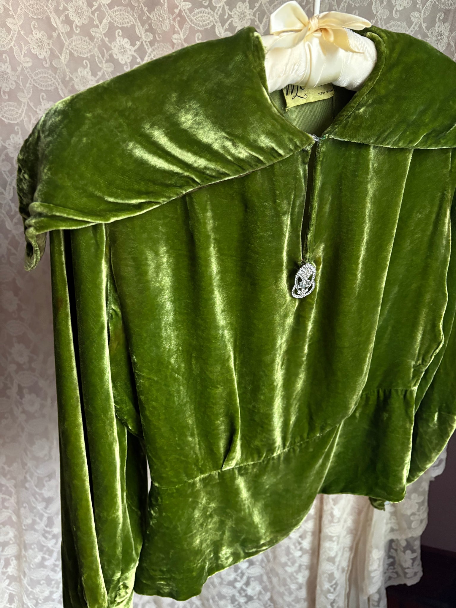 1930s Green Silk Velvet Long Sleeve Blouse Top Rhinestone