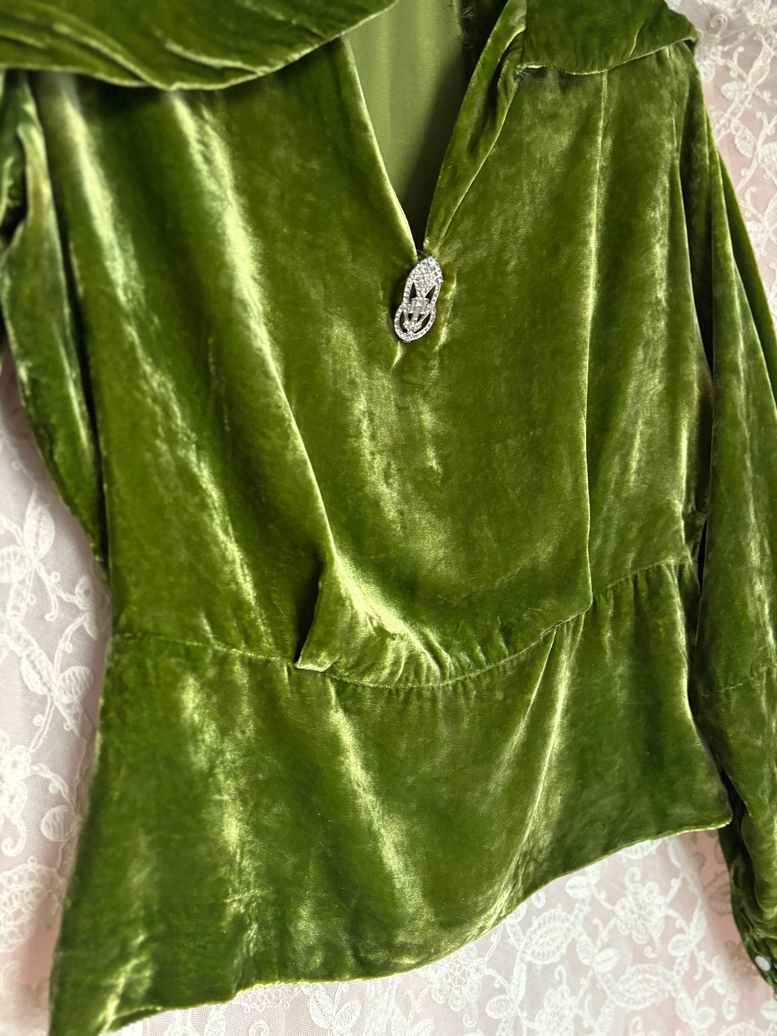 1930s Green Silk Velvet Long Sleeve Blouse Top Rhinestone