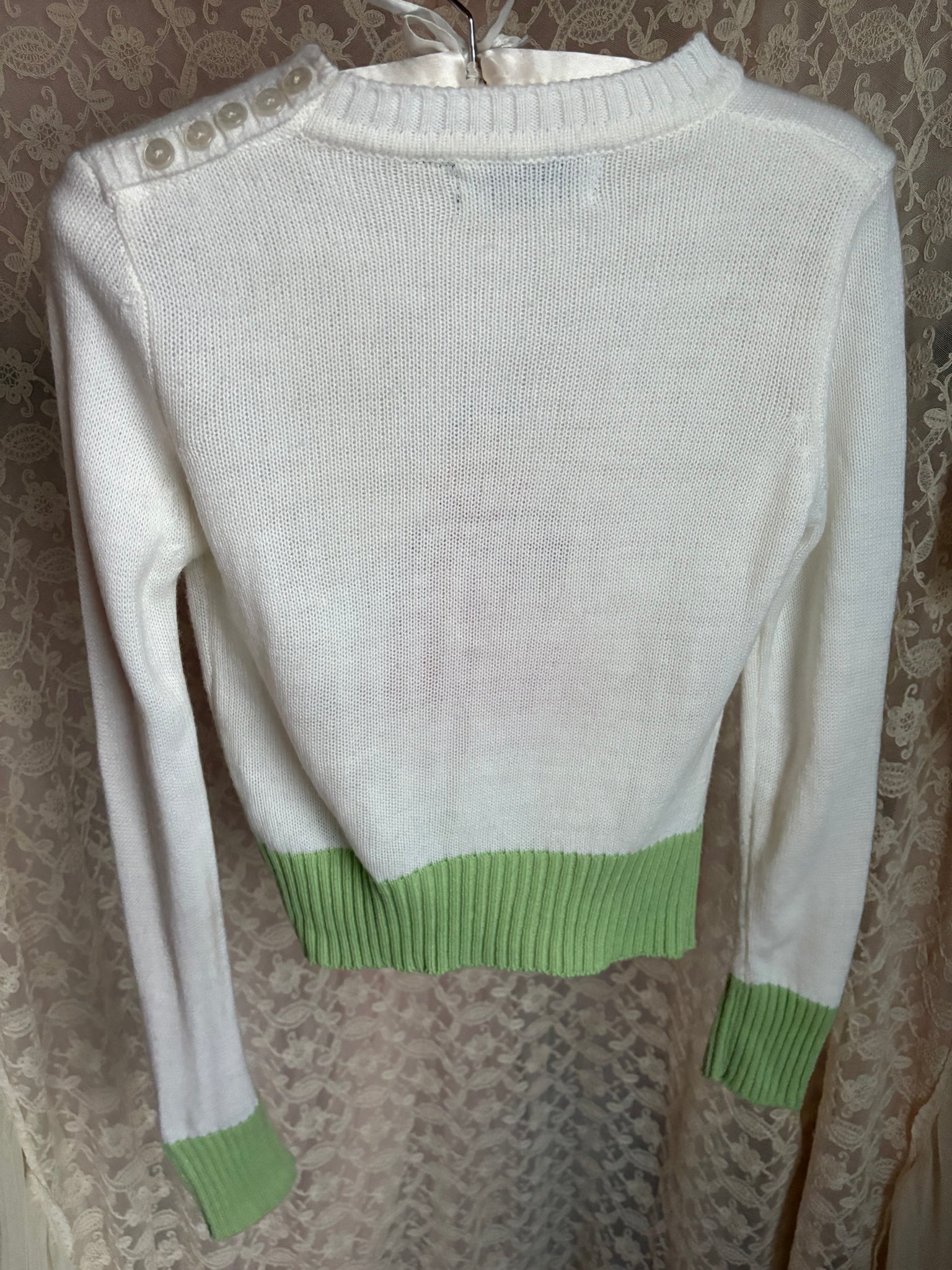 1970s White Green Novelty Woman Sweater Knit