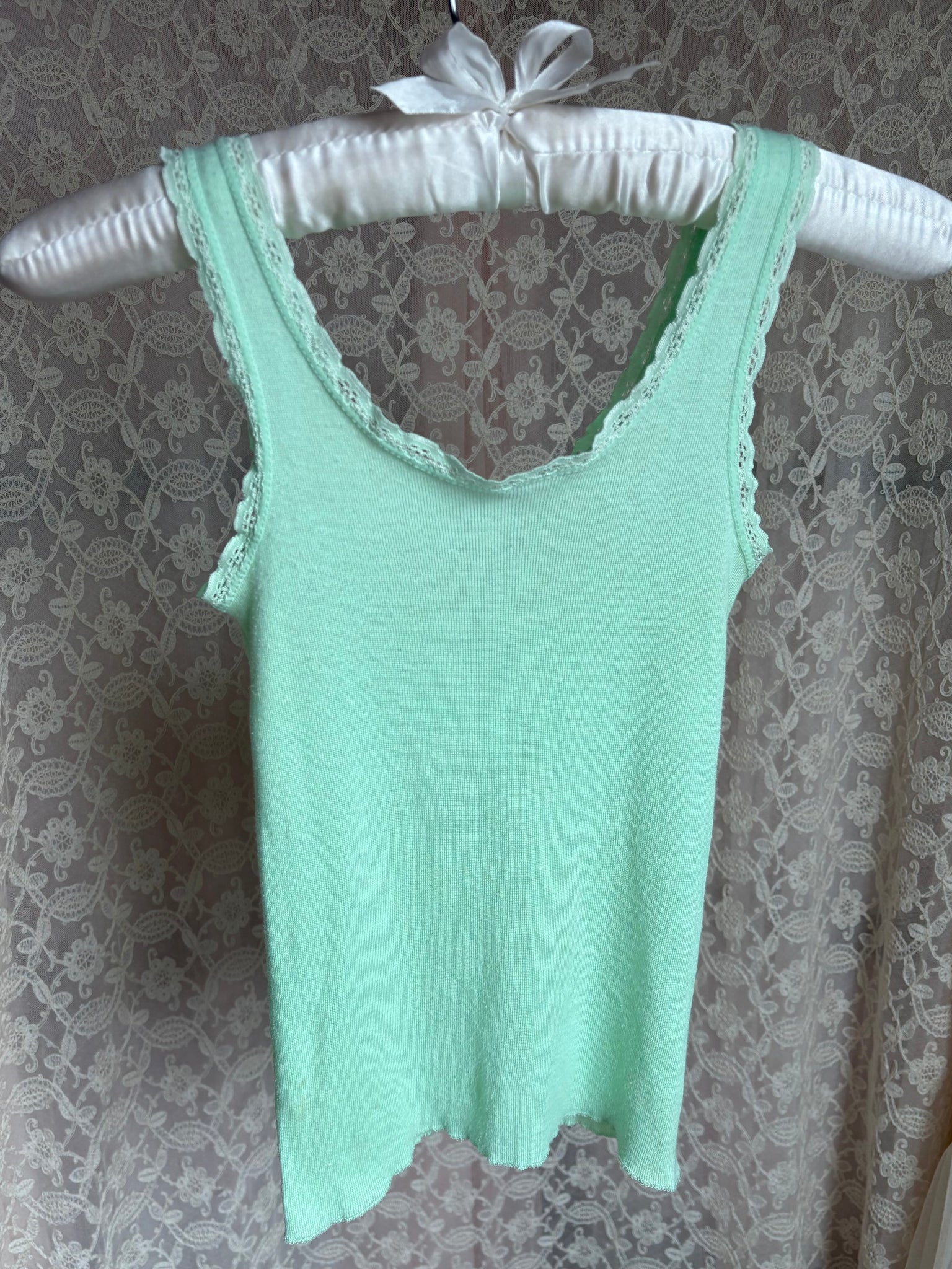 1970s Light Mint Green Lace Trim Tank Top