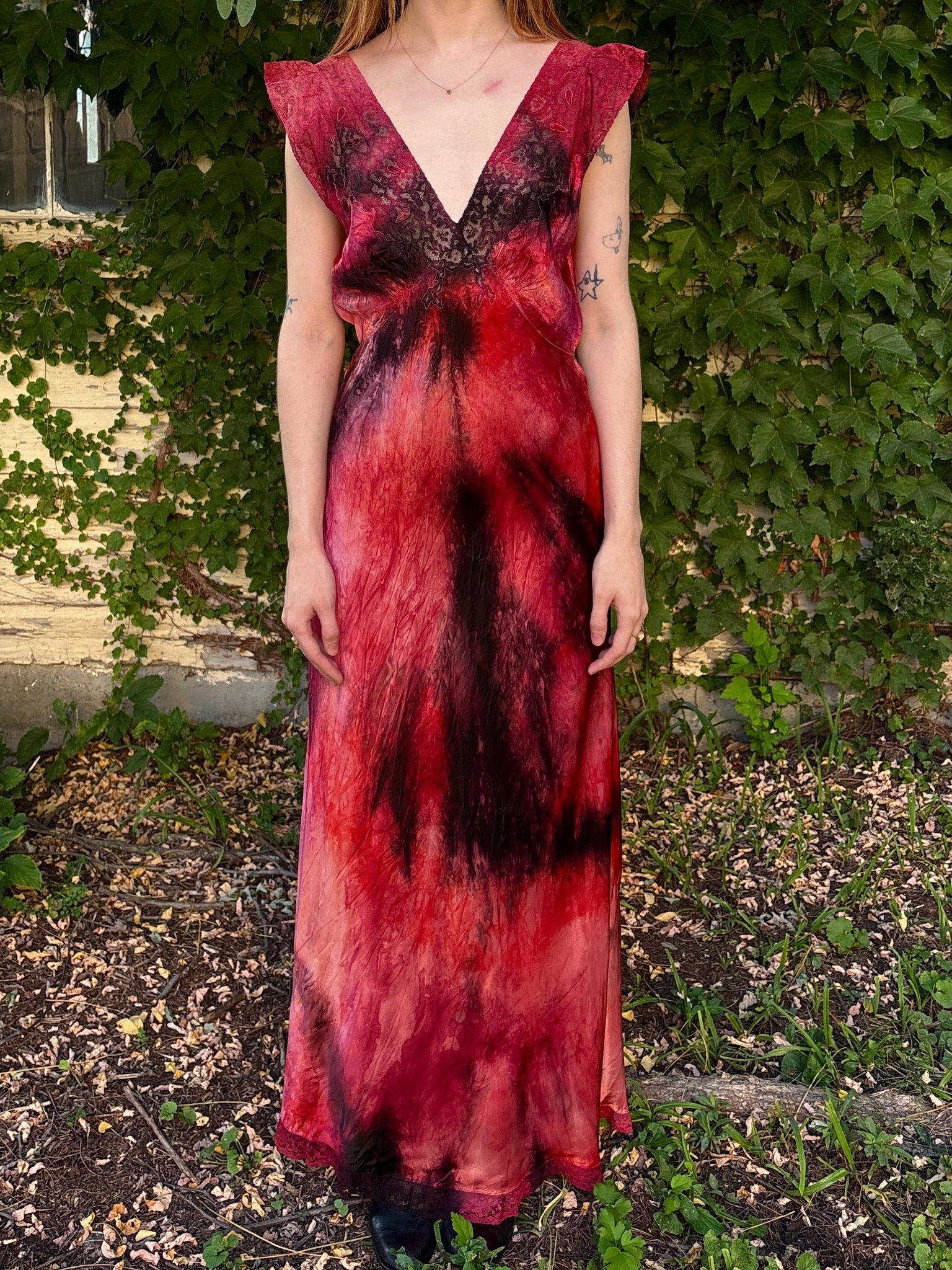red and black tie dye dress Red Tie-dye Floral Print Midi Dress