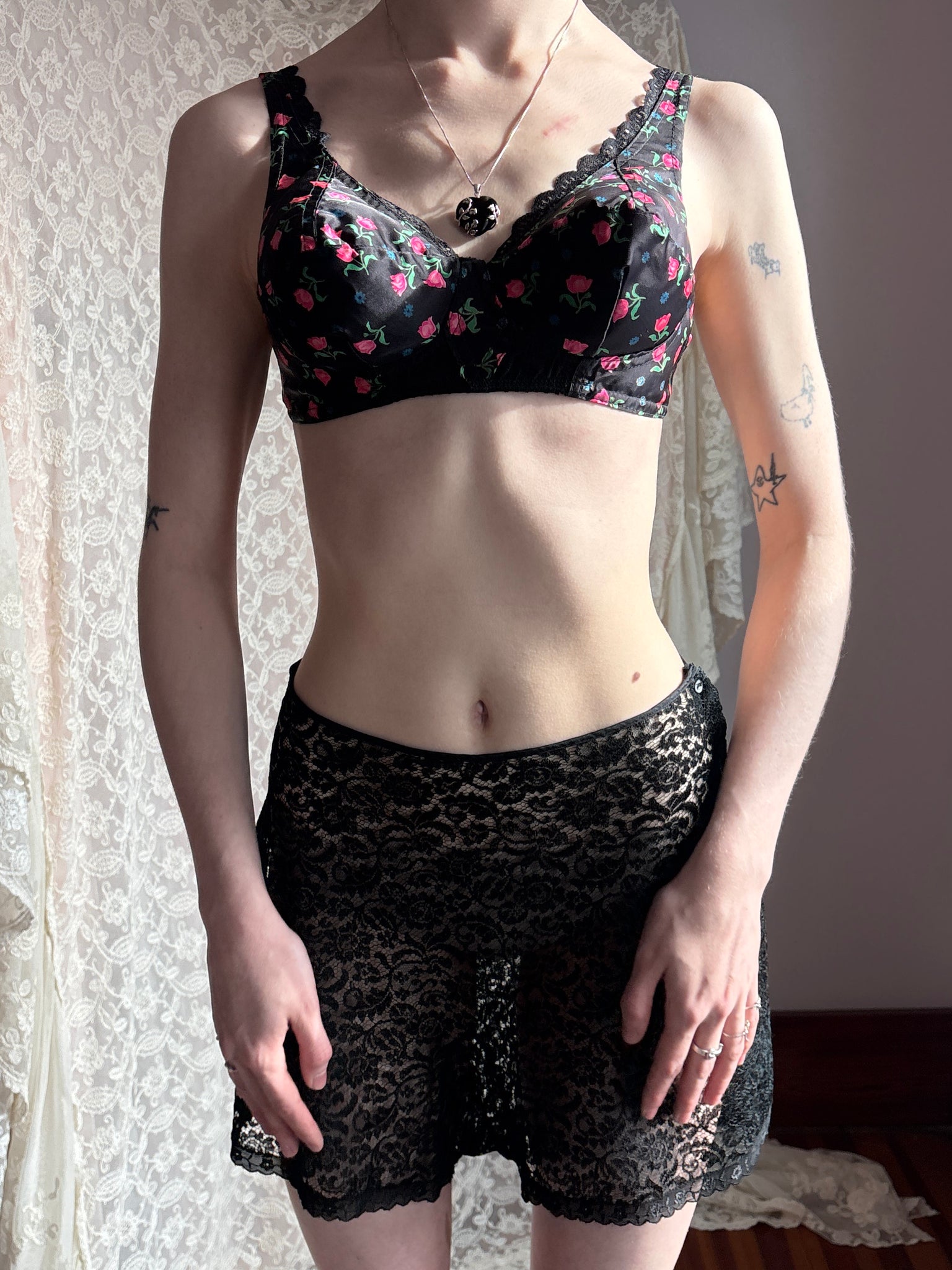 1950s Black Pink Satin Floral Bullet Bra Lace Trim