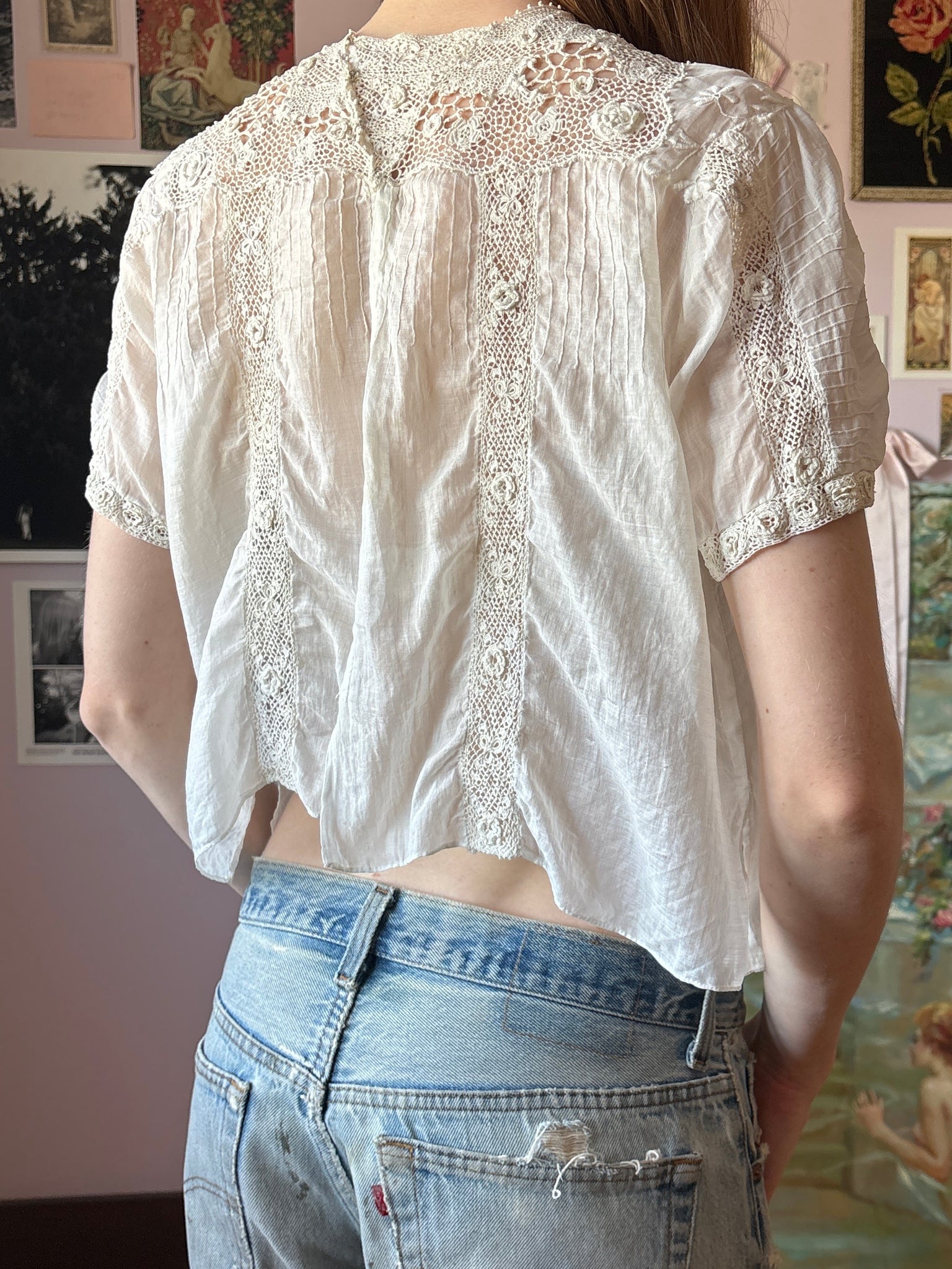 1930s White Floral Embroidered Irish Crochet Blouse Collared Short Sleeve