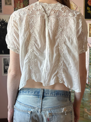 1930s White Floral Embroidered Irish Crochet Blouse Collared Short Sleeve