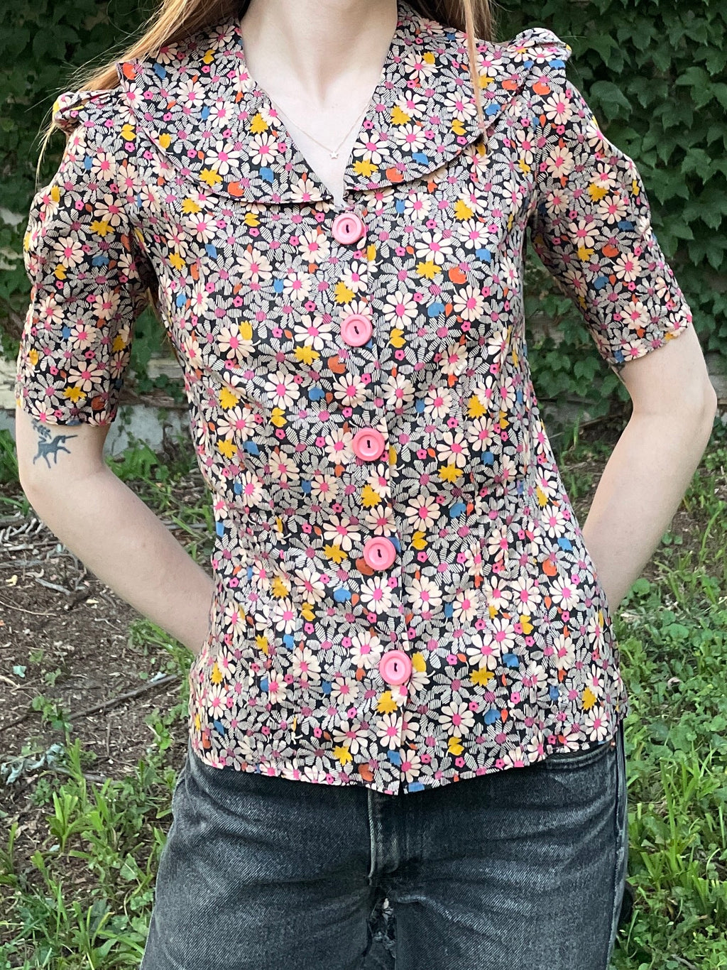 1970s does 1940s Cotton Floral Print Puff Sleeve Blouse Shirt