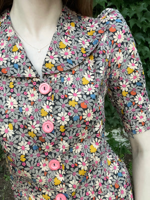 1970s does 1940s Cotton Floral Print Puff Sleeve Blouse Shirt