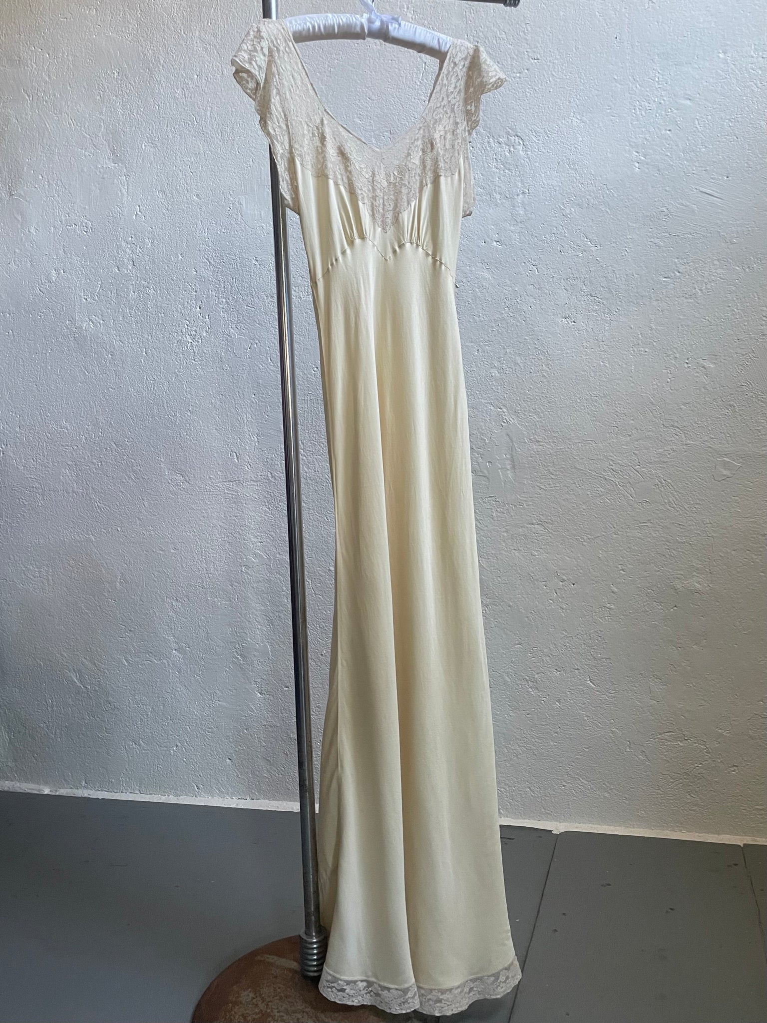 1930s Cream Silk Bias Cut Slip Dress Floral Appliqué