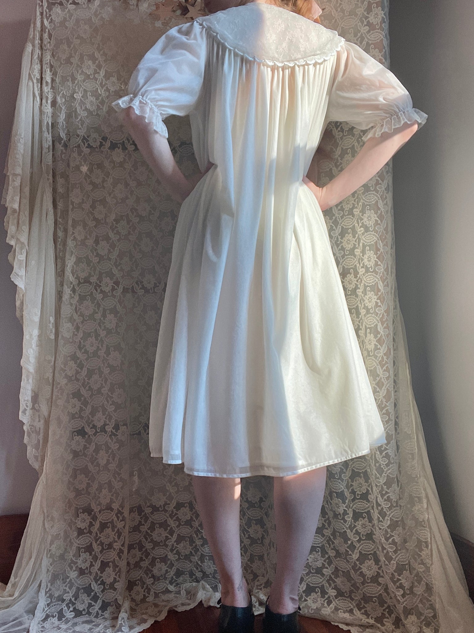 1960s White Star Appliqué Nylon Slip Dress Robe Set Puff Sleeve