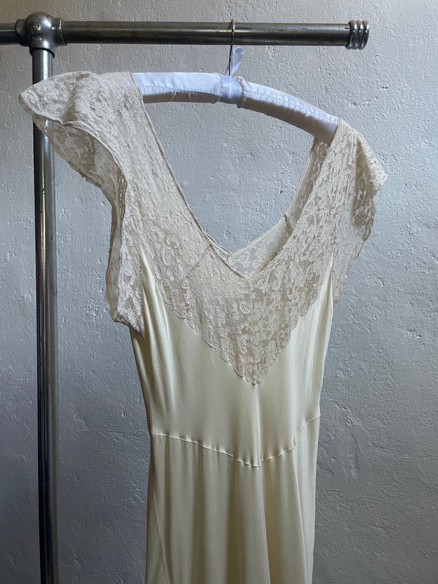 1930s Cream Silk Bias Cut Slip Dress Floral Appliqué